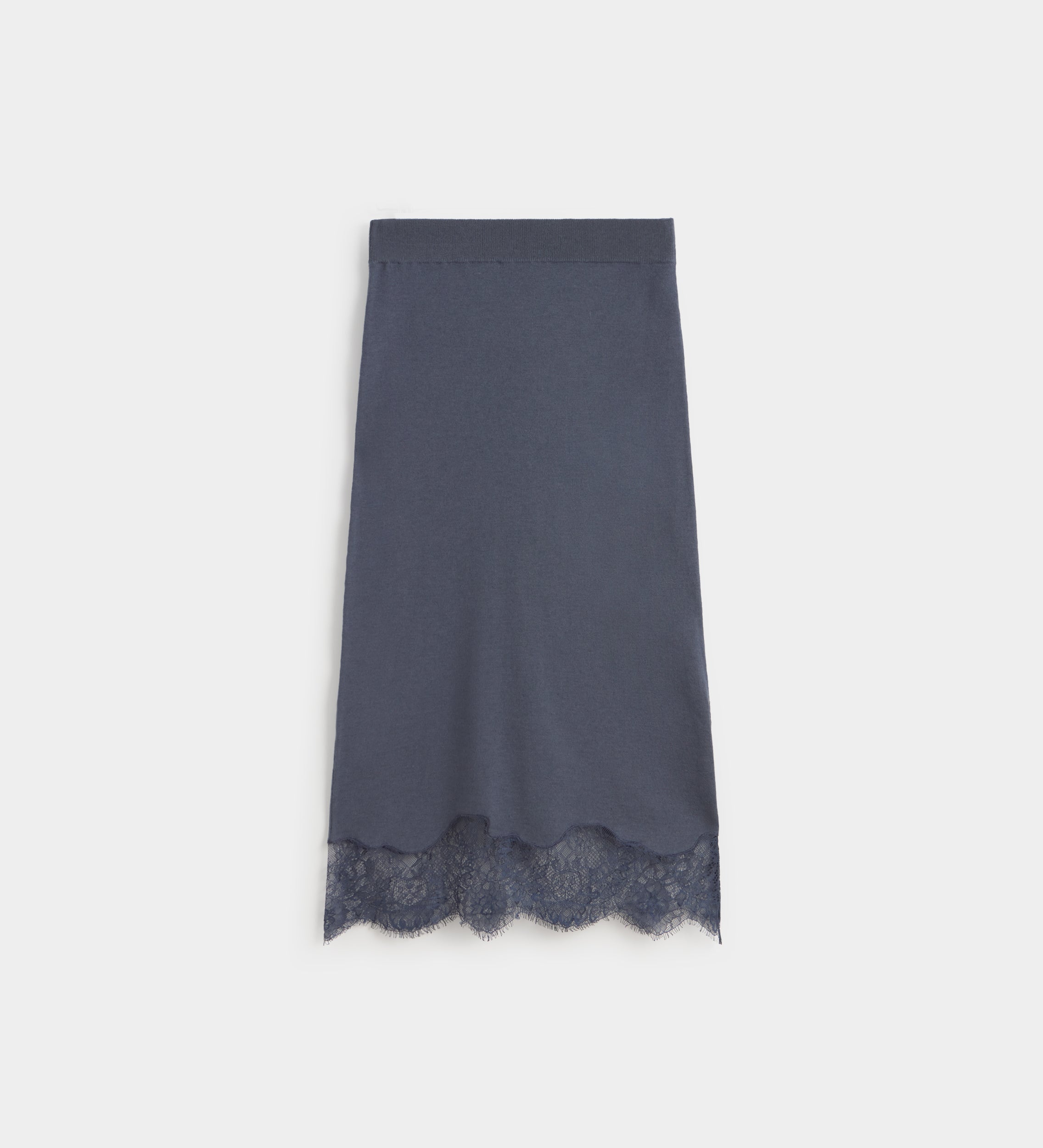 Knit skirt with lace trim