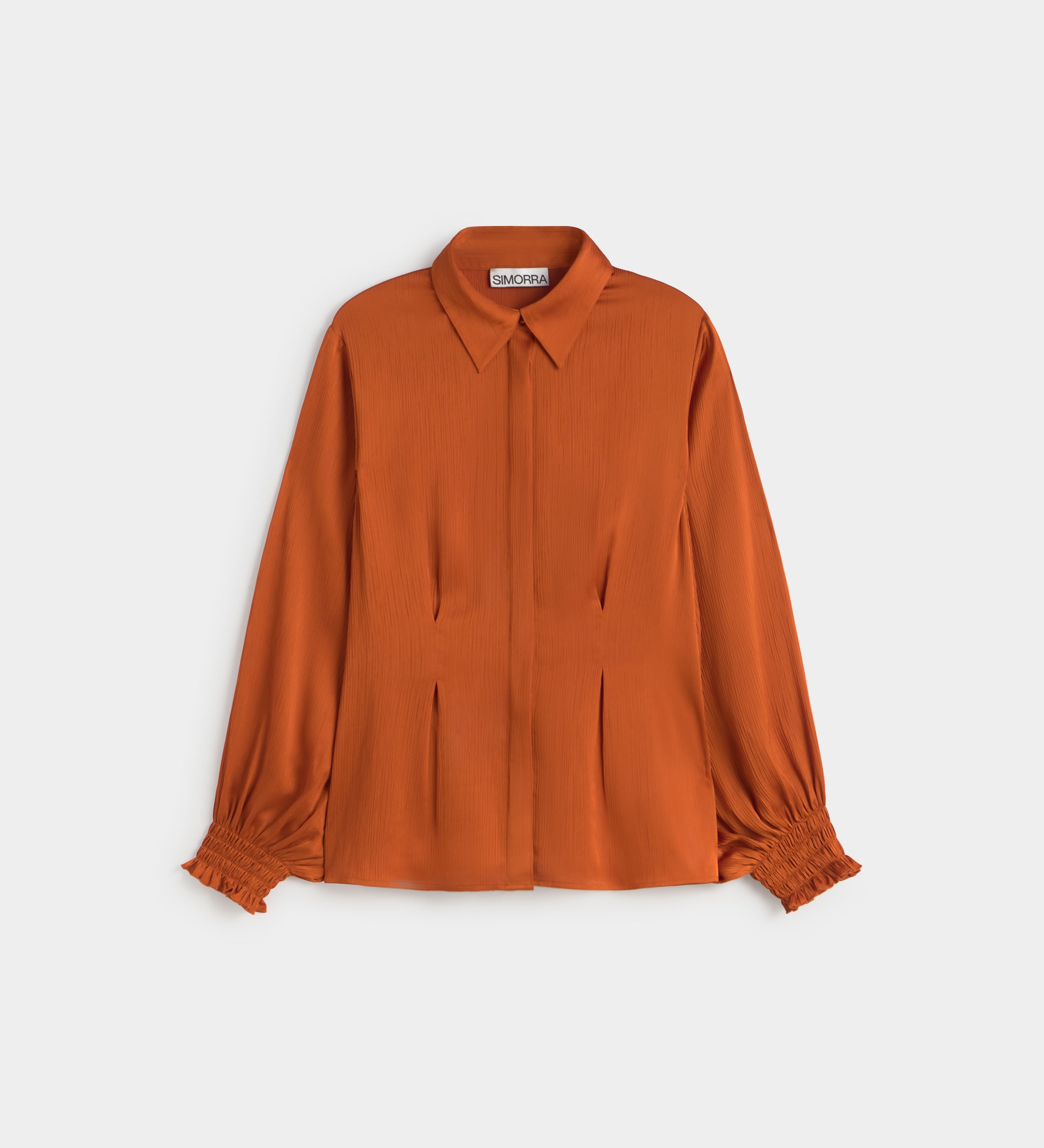 Fluid shirt with darts