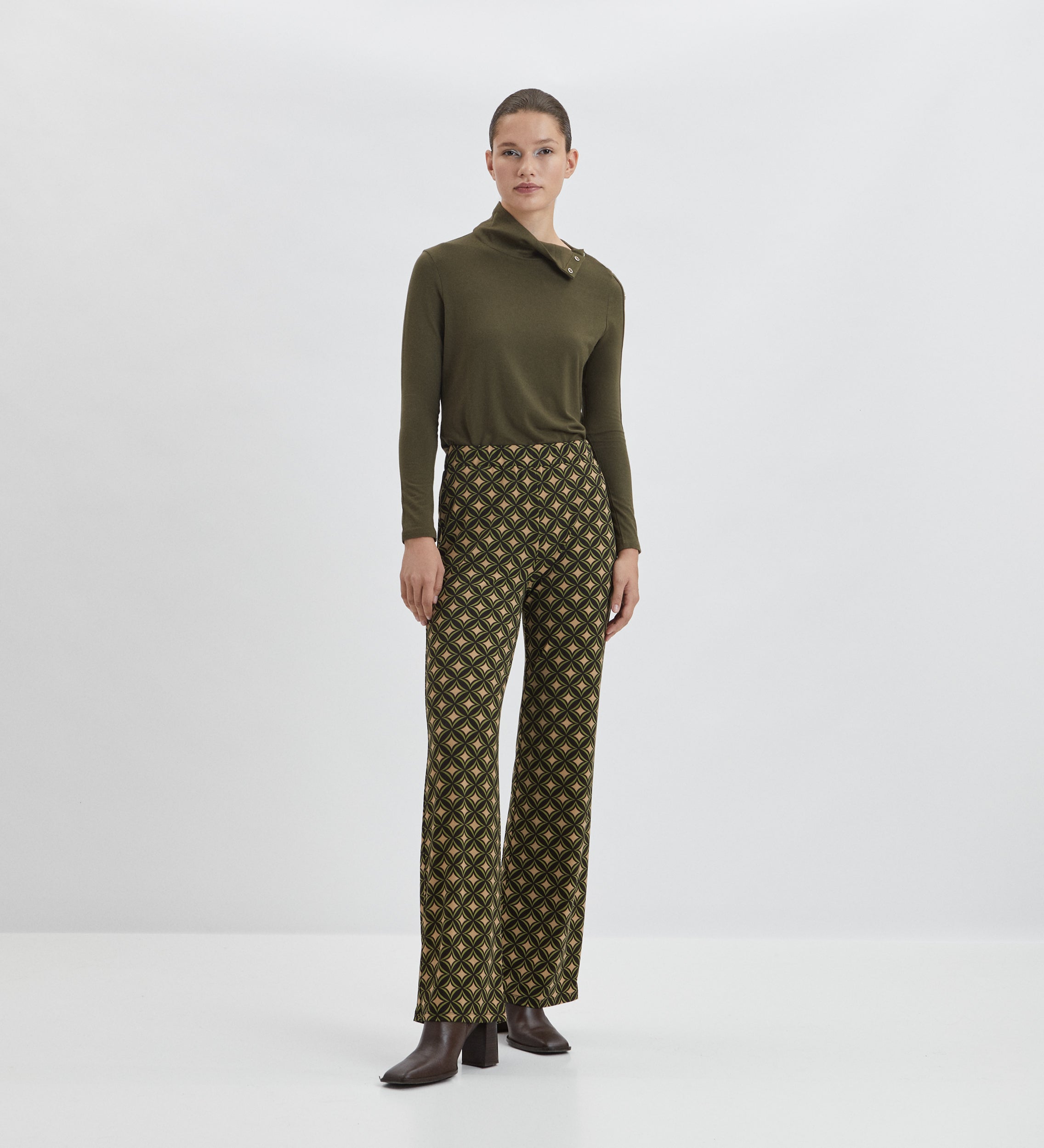 Pantalon droit en maille à motifs