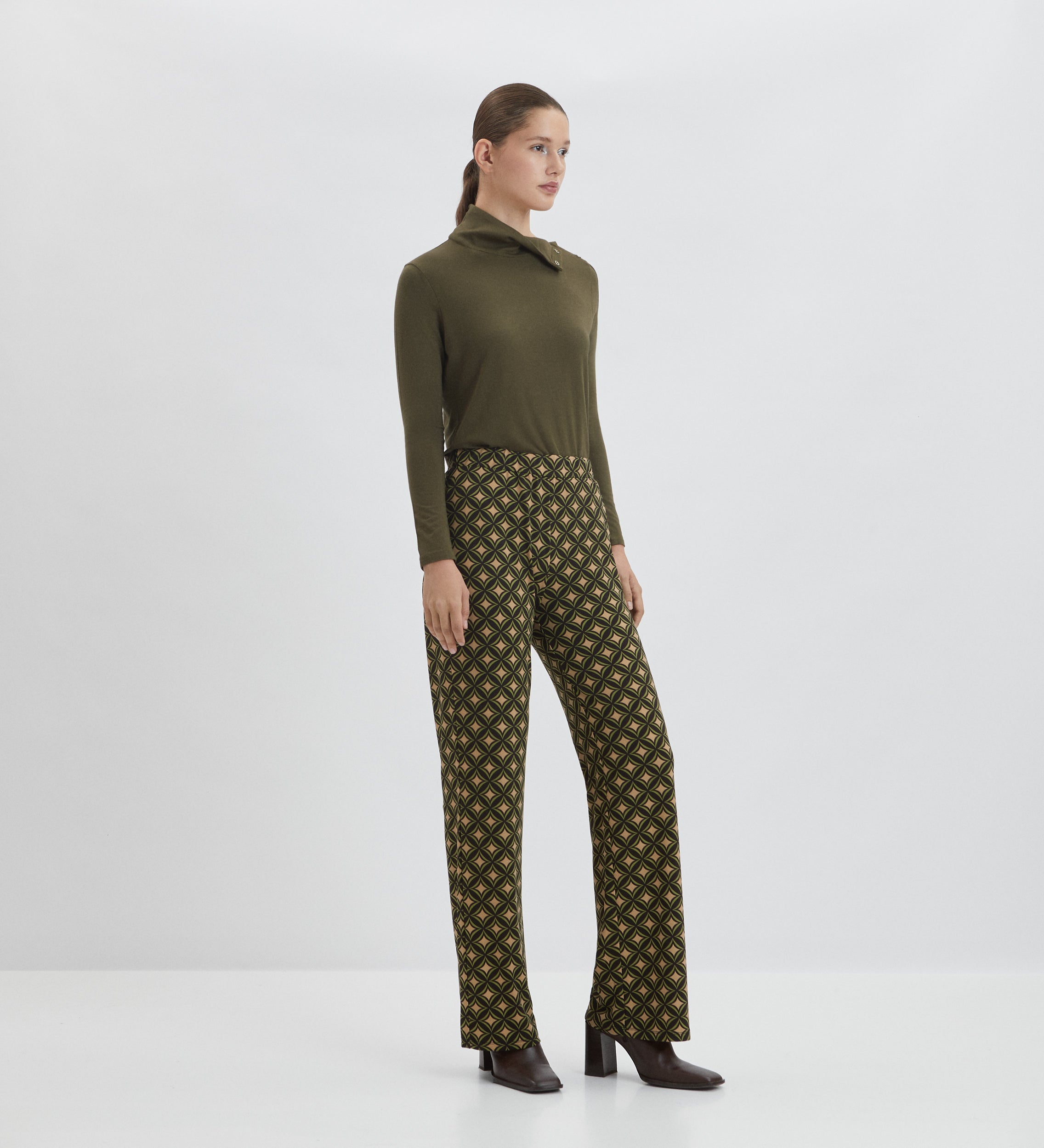 Pantalon droit en maille à motifs