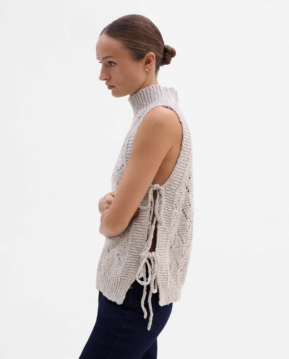 High neck knitted vest