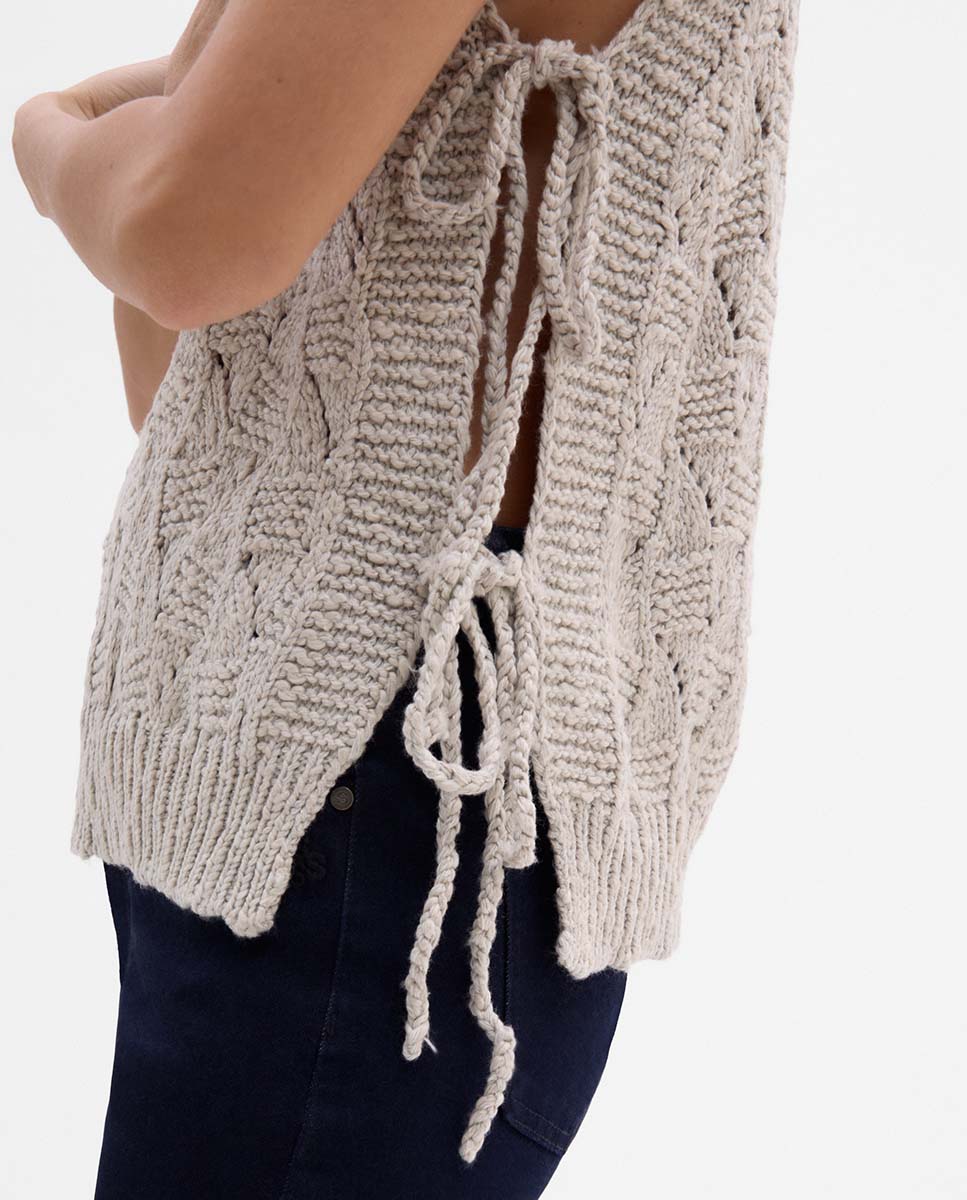 High neck knitted vest