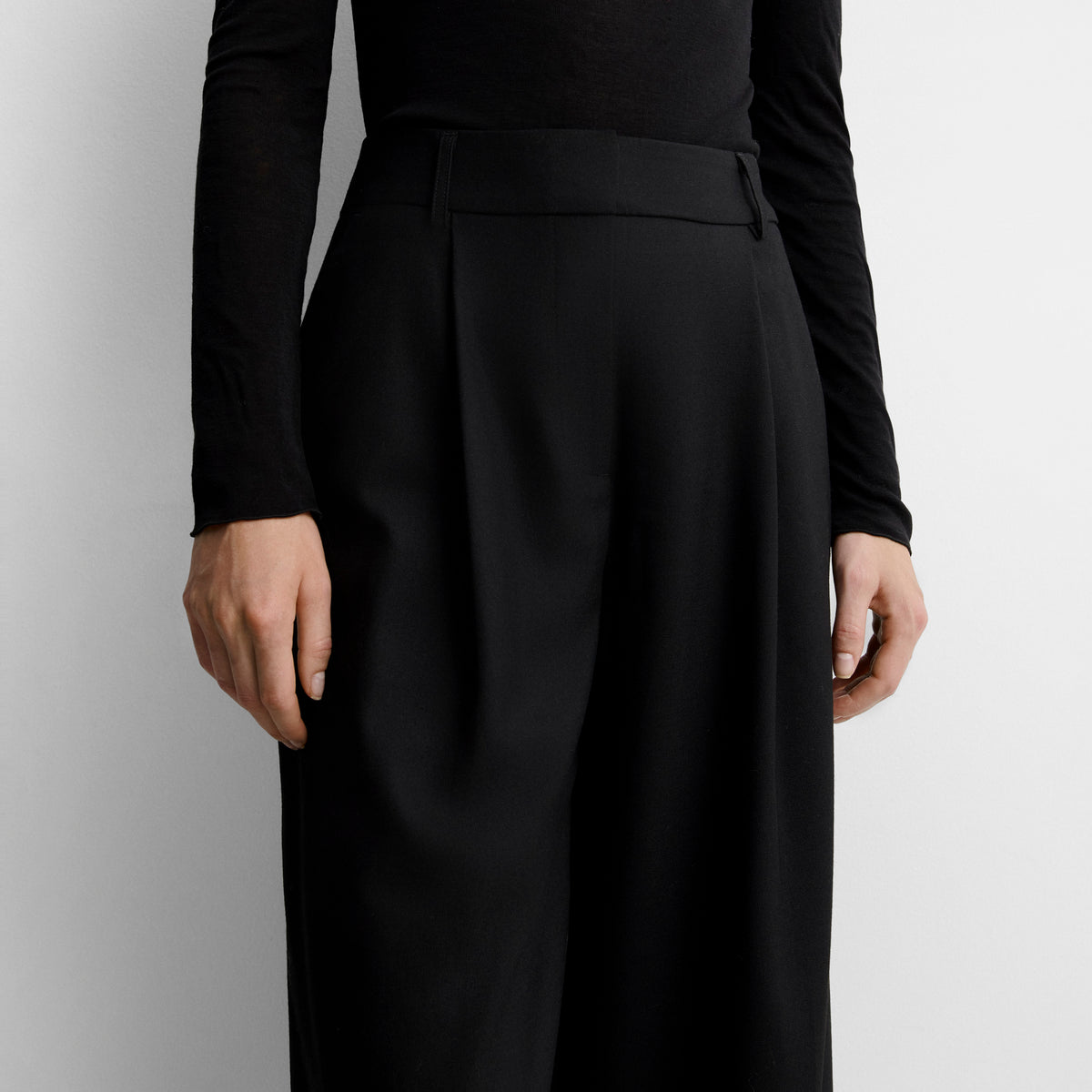 Wide pleated pants