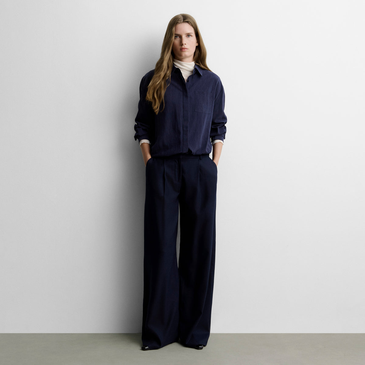 Wide pleated pants