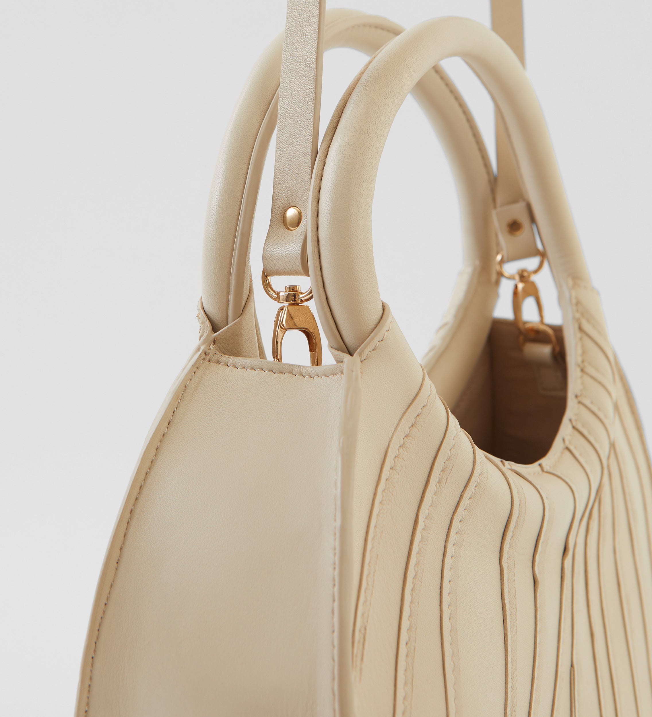 Circular leather bag