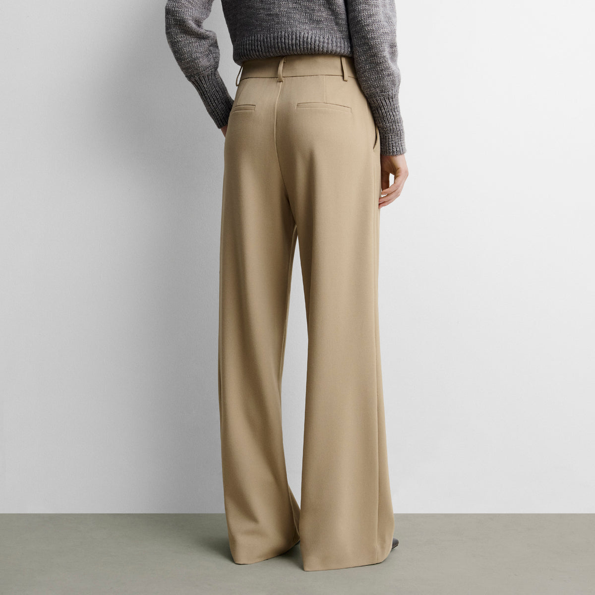 Wide pleated pants