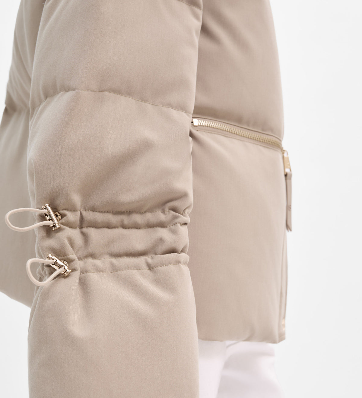 Short padded down jacket