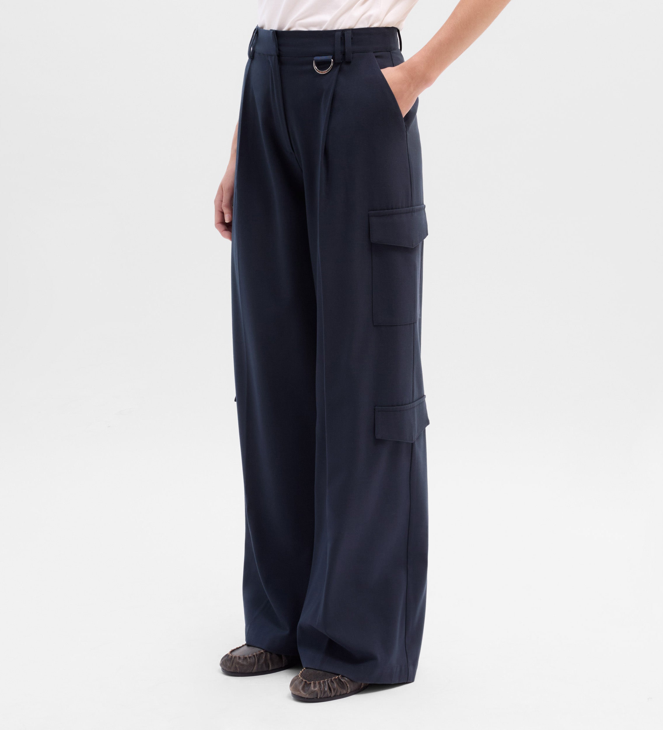 Pantalón pinzas cargo