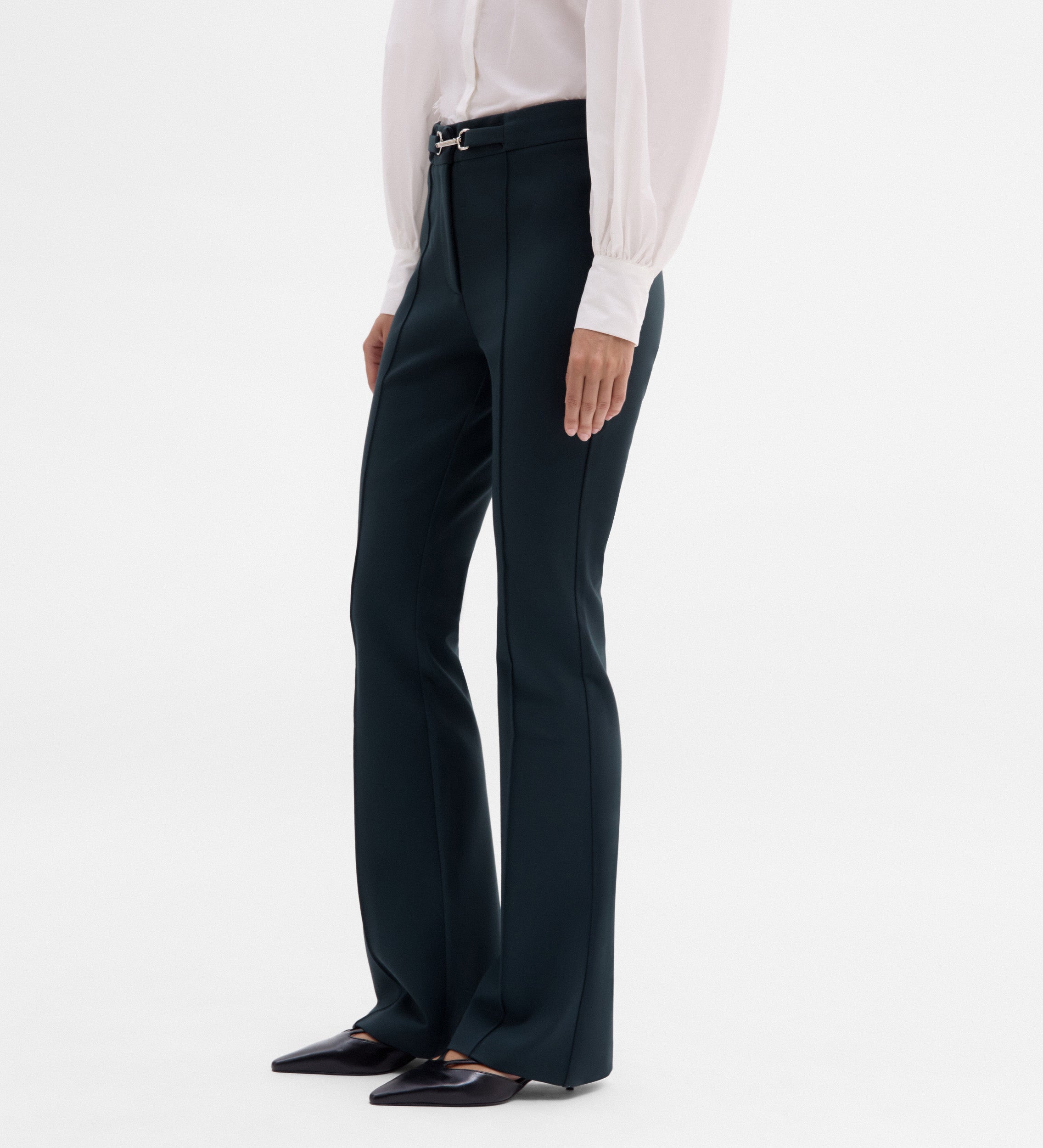 Pantalón acampanado cinturón