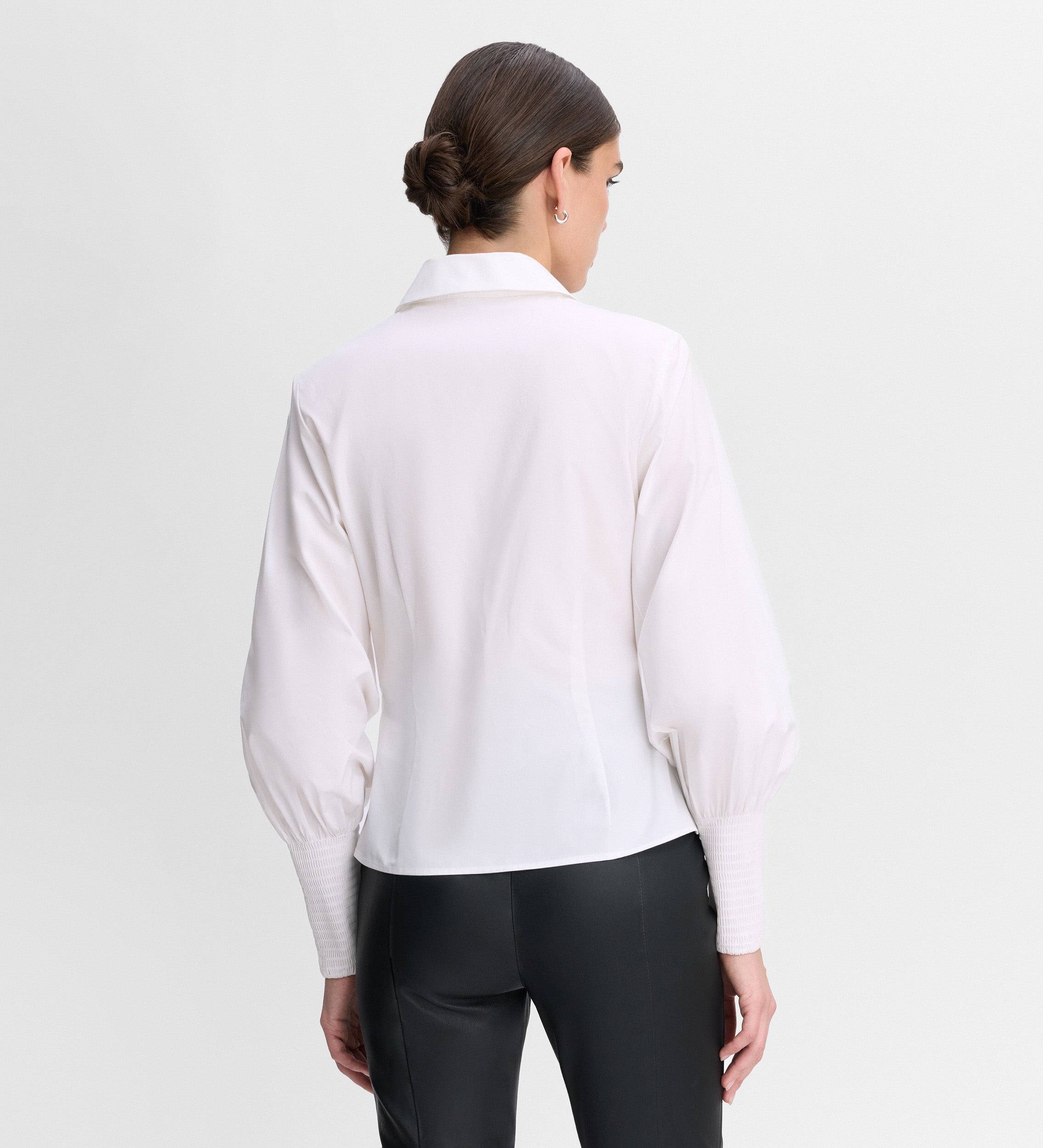 Camisa detalle mosquetón