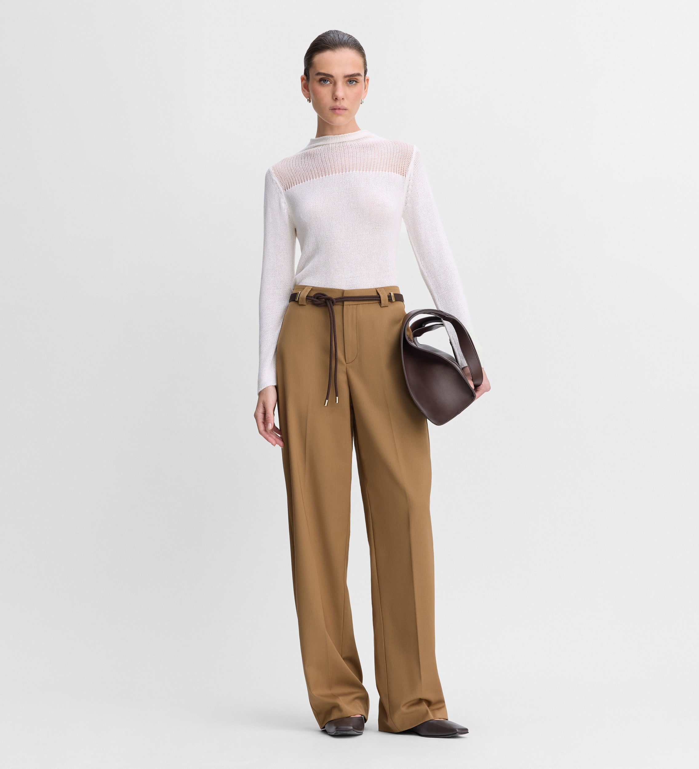 Wide-leg pleated pants