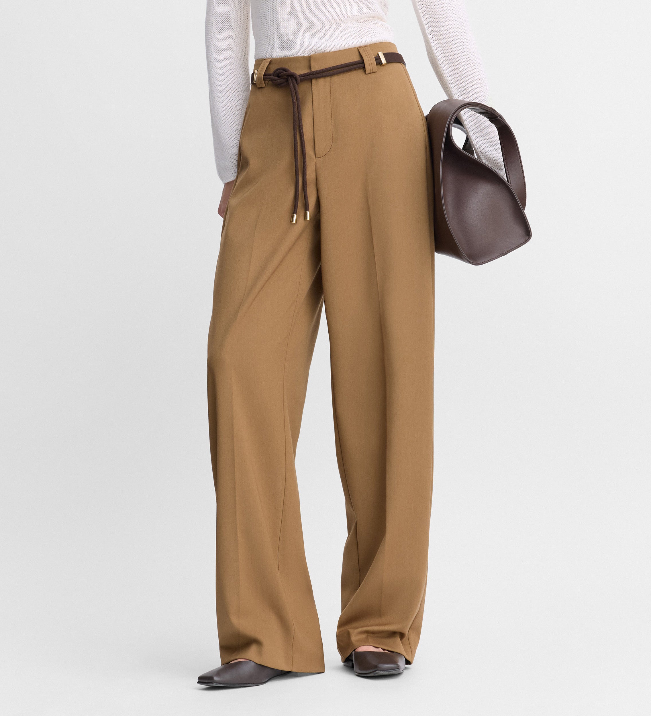 Wide-leg pleated pants