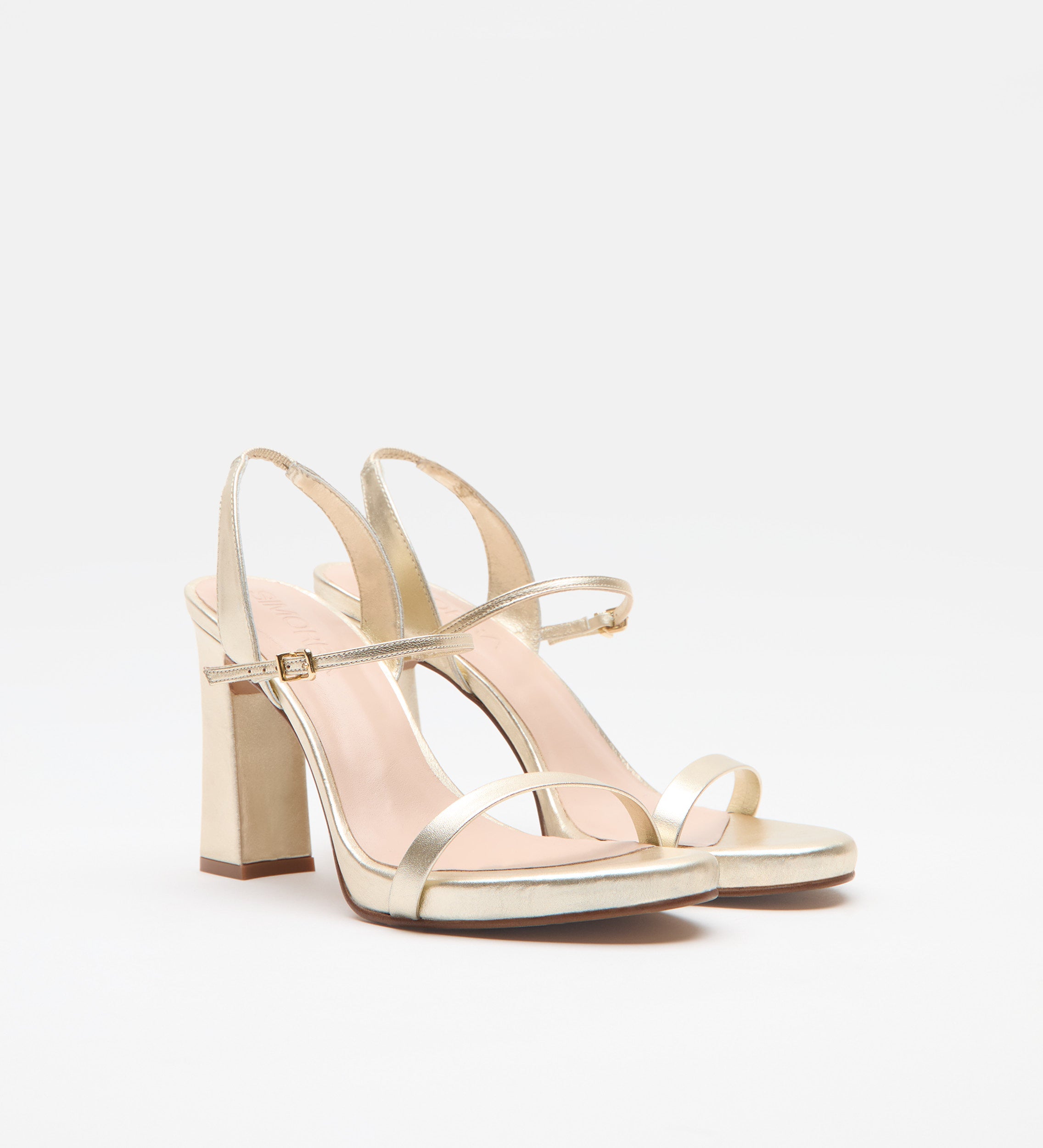 Wide-heeled sandal
