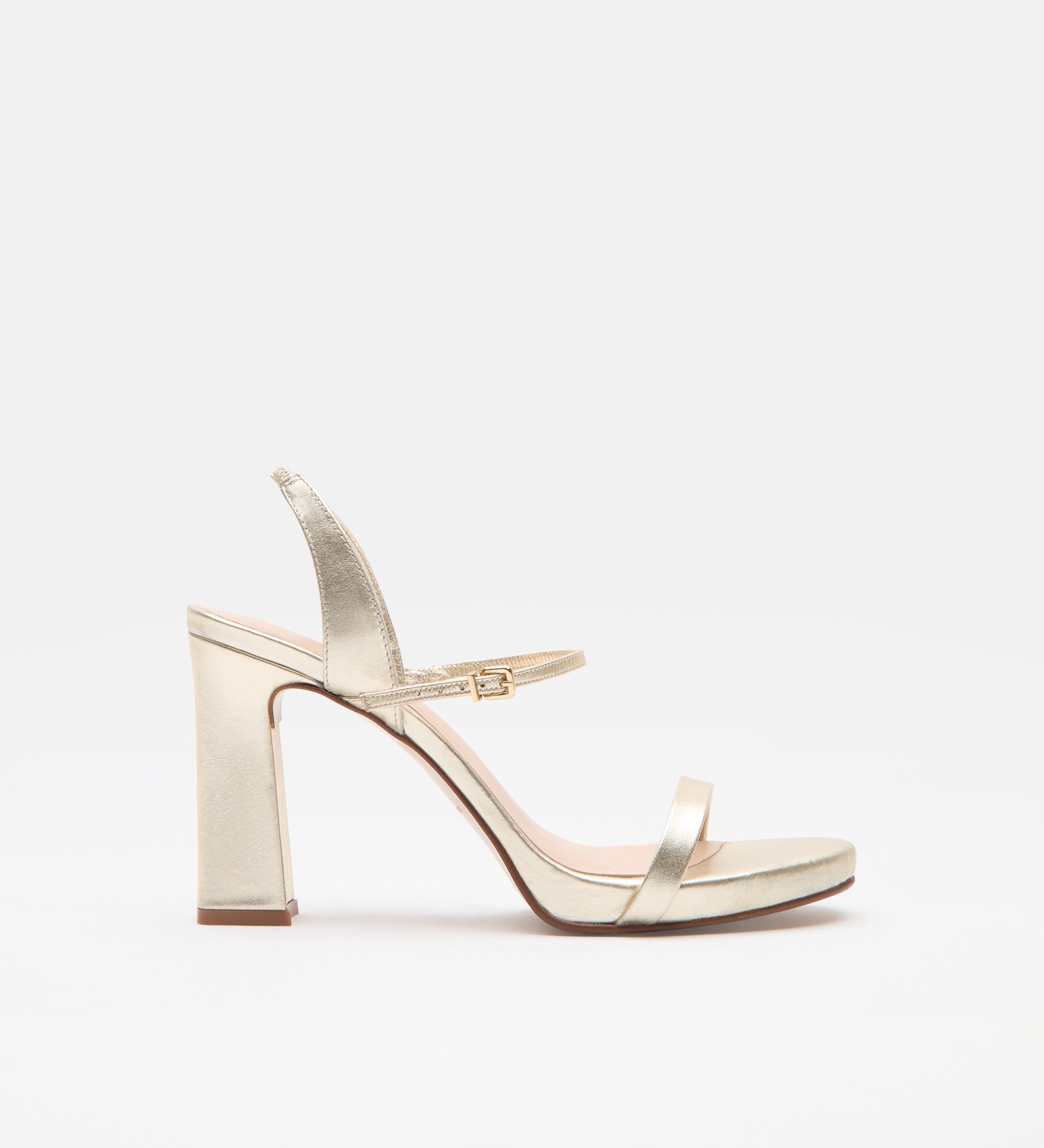 Wide-heeled sandal