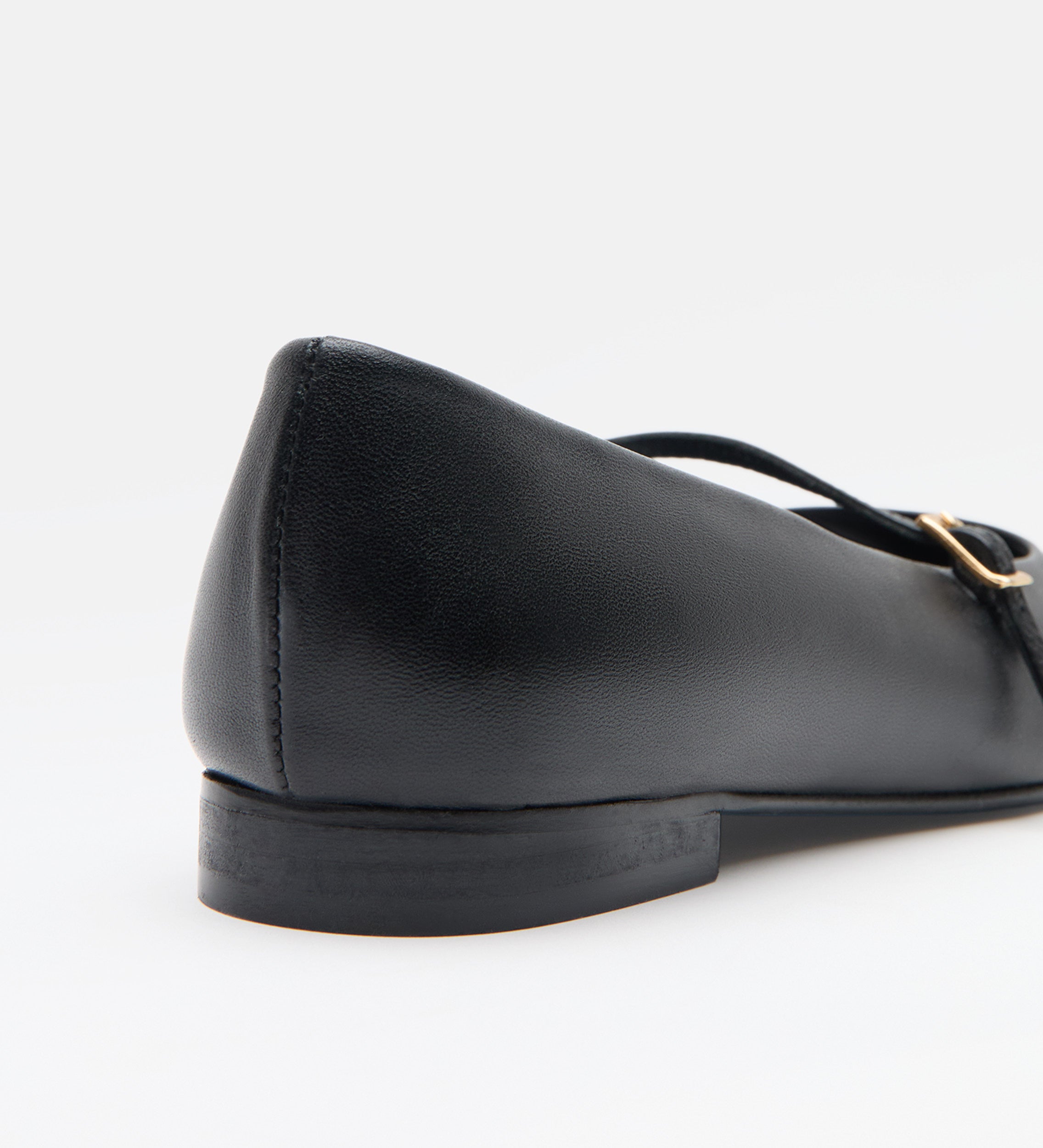 Square toe ballerina shoe