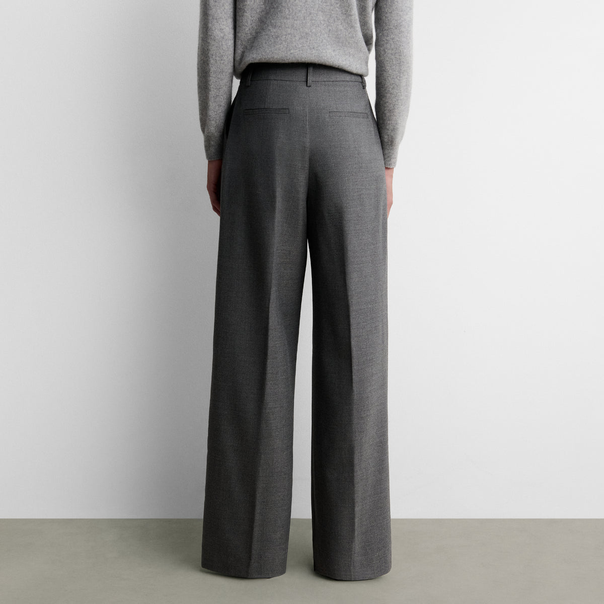 Wide pleated trousers