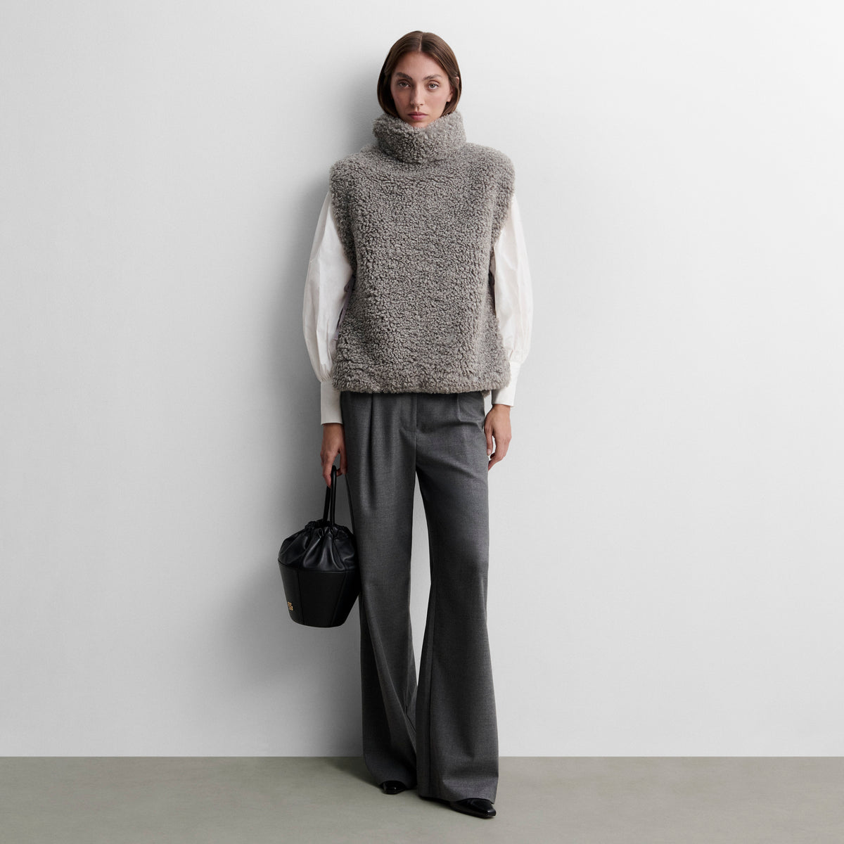 Short fur effect vest
