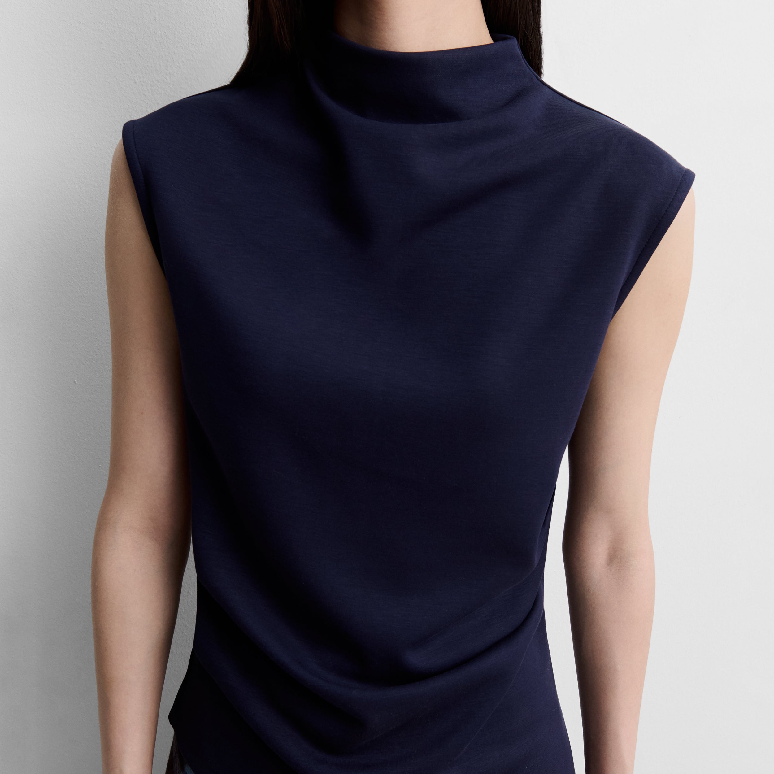 Top asymétrique