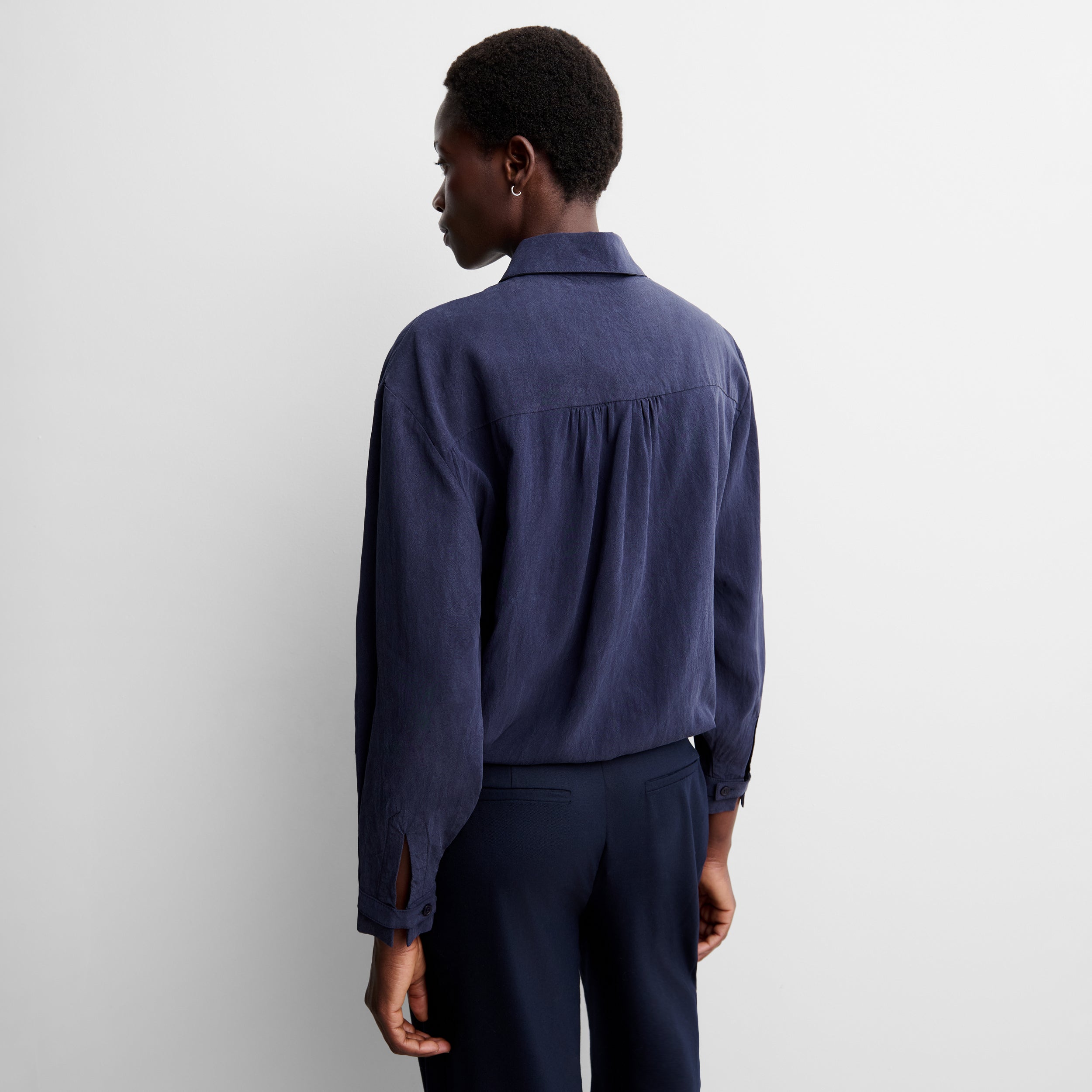 Fluid crop shirt