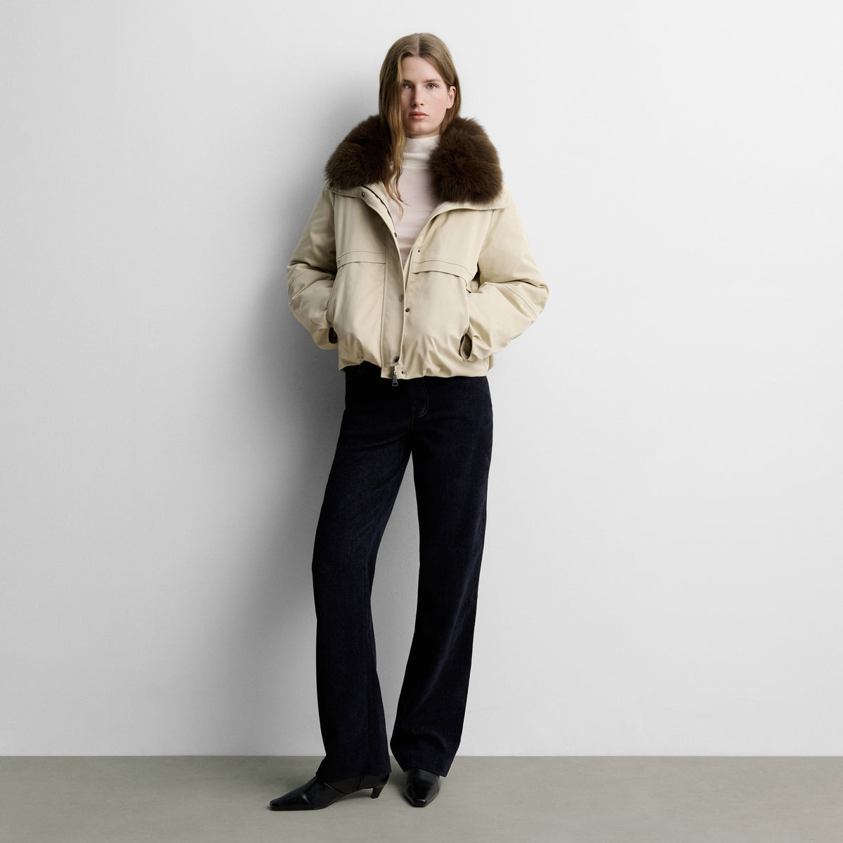 Parka courte à col en fourrure