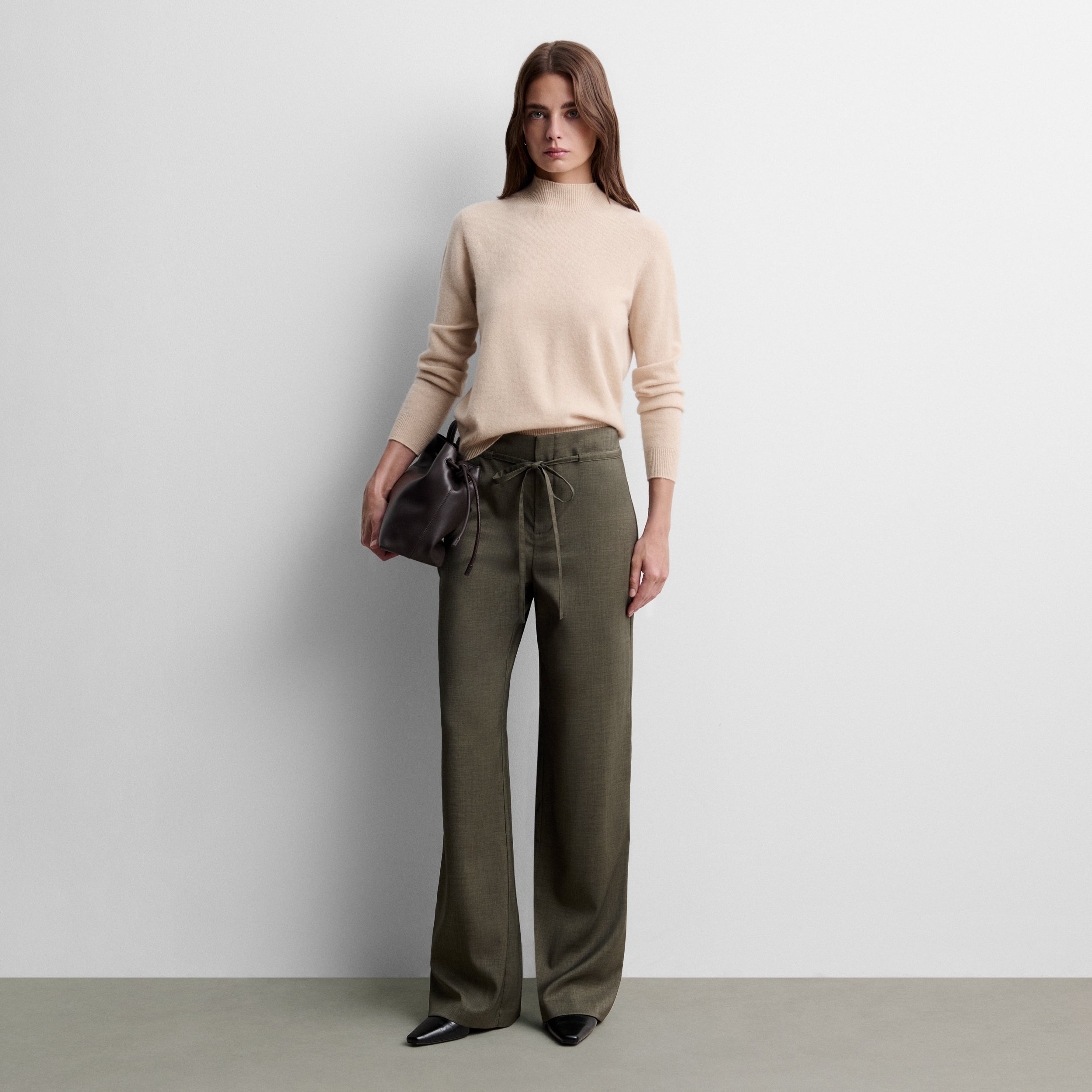 Wide trousers with belt