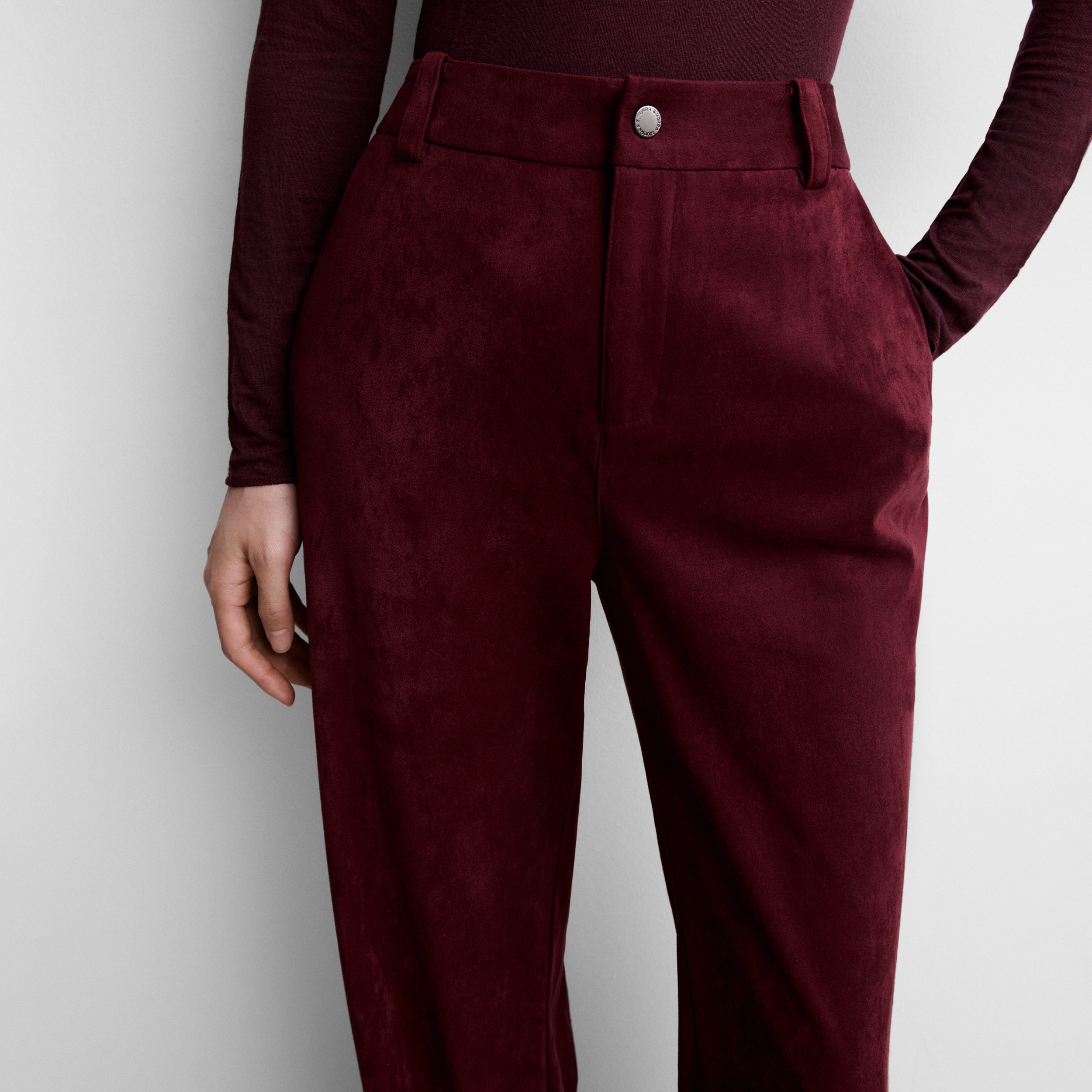 Pantalon droit en suédine