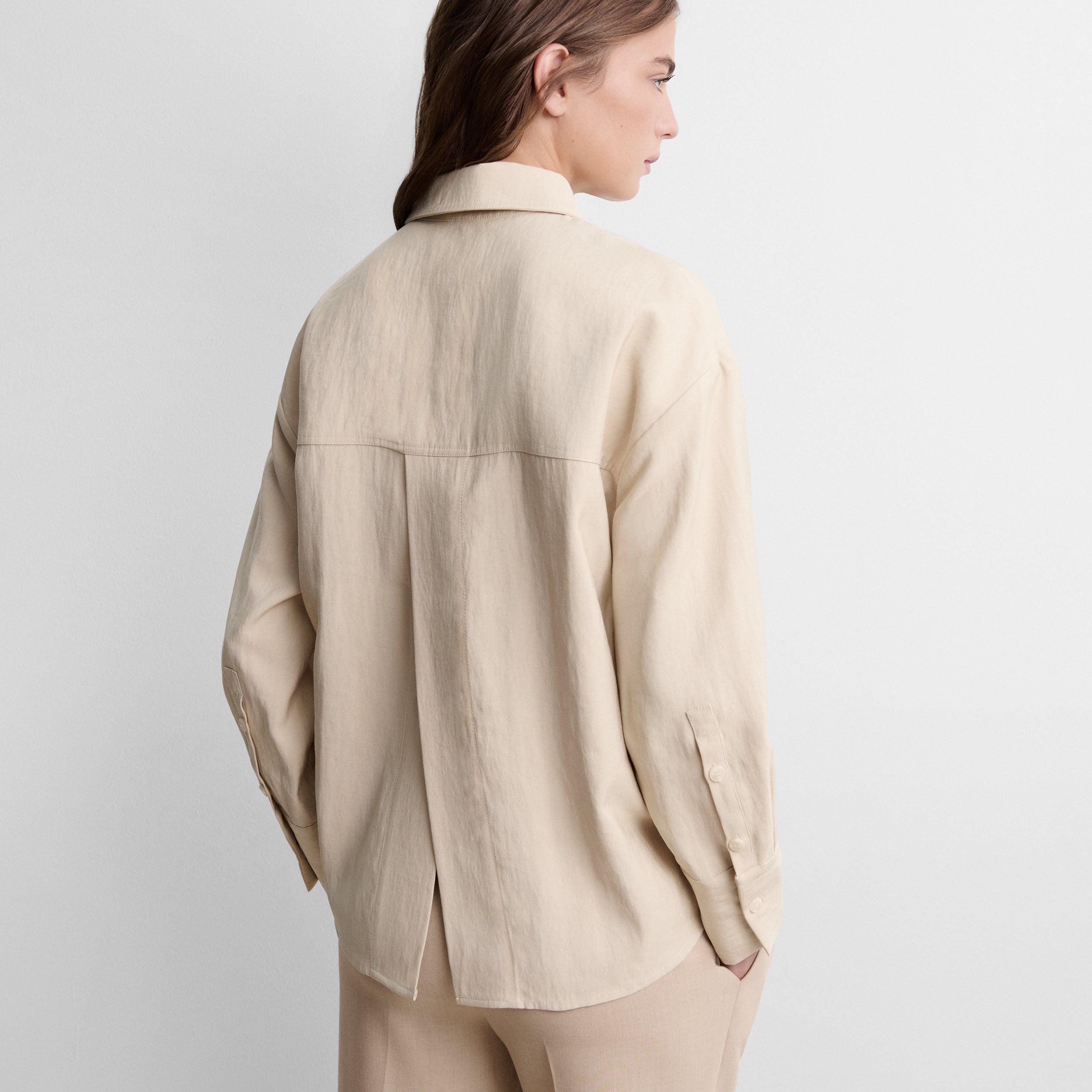 Chemise à ouverture dos