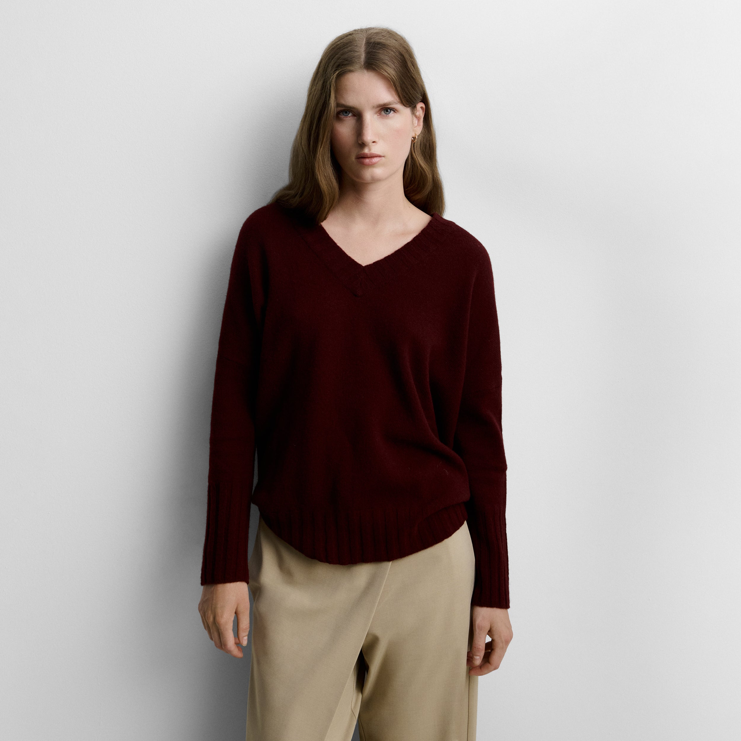 Pull ample col en V