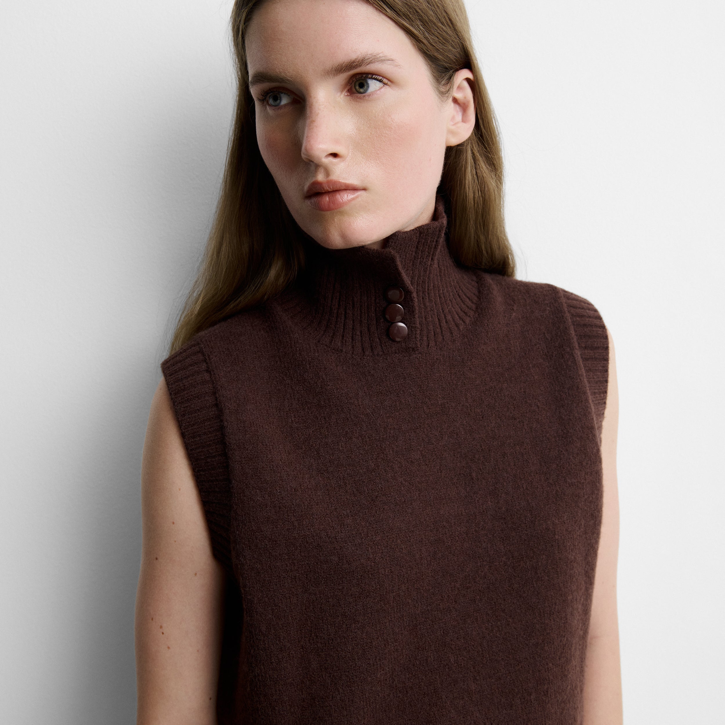 Gilet with funnel neck