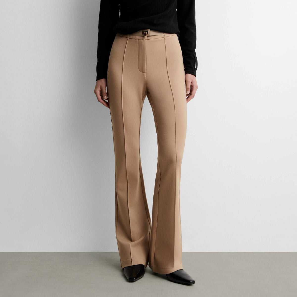 Stretch trousers with locker-loop fastening