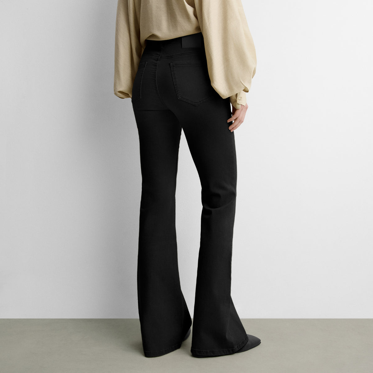Pantalón bolsillos parche