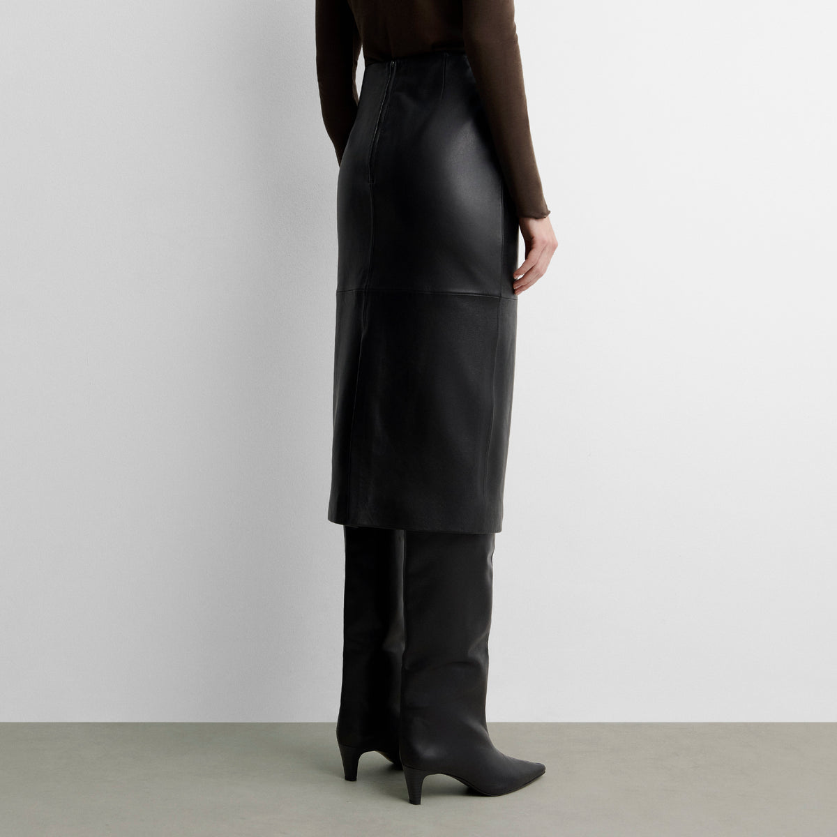 Jupe asymétrique en cuir nappa