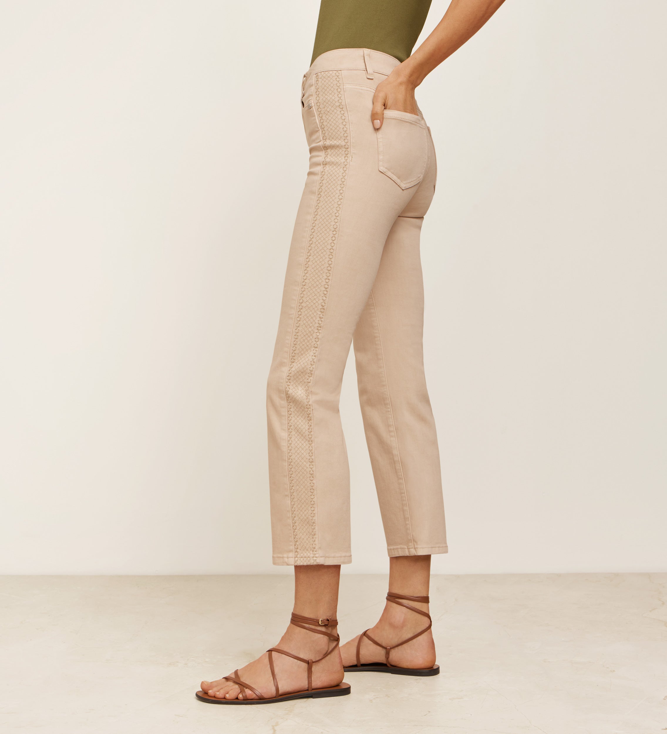 Pantalón largo bordado