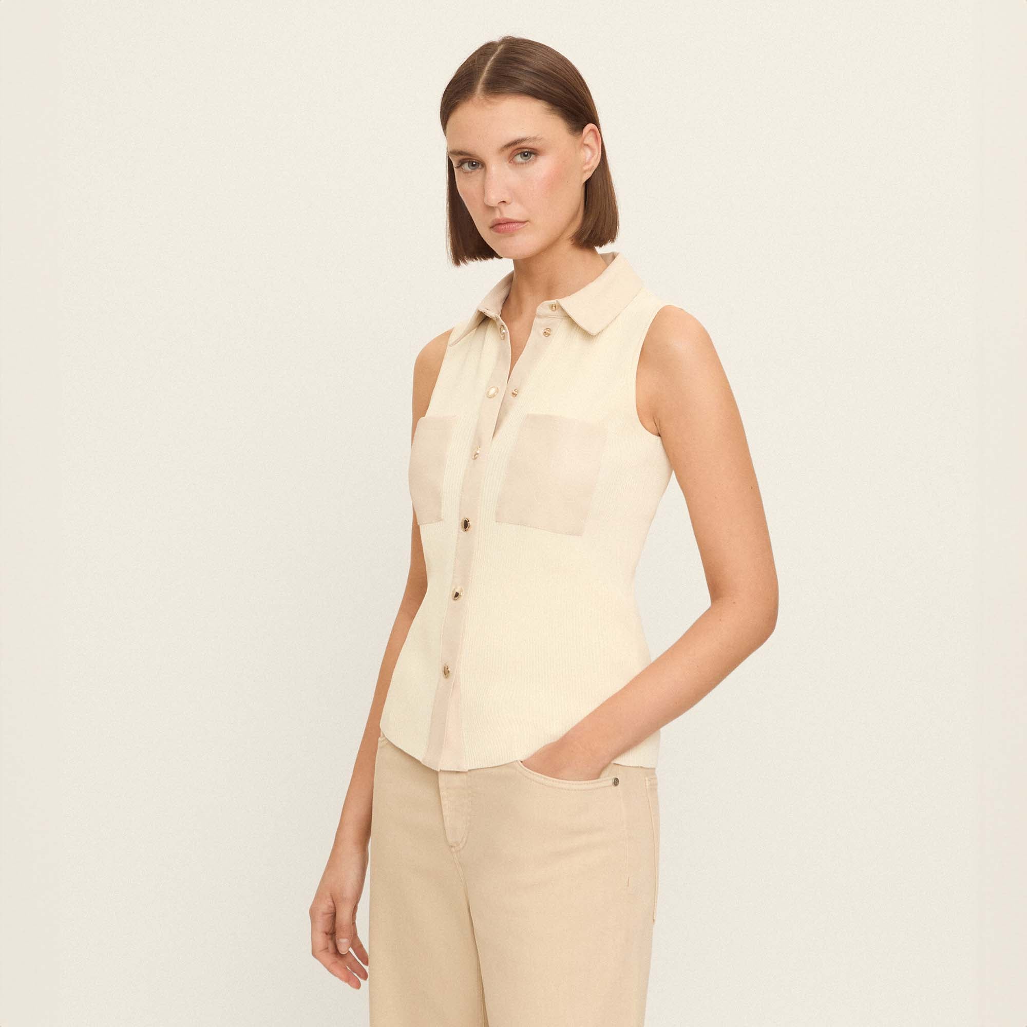 Knitted top with eco-leather