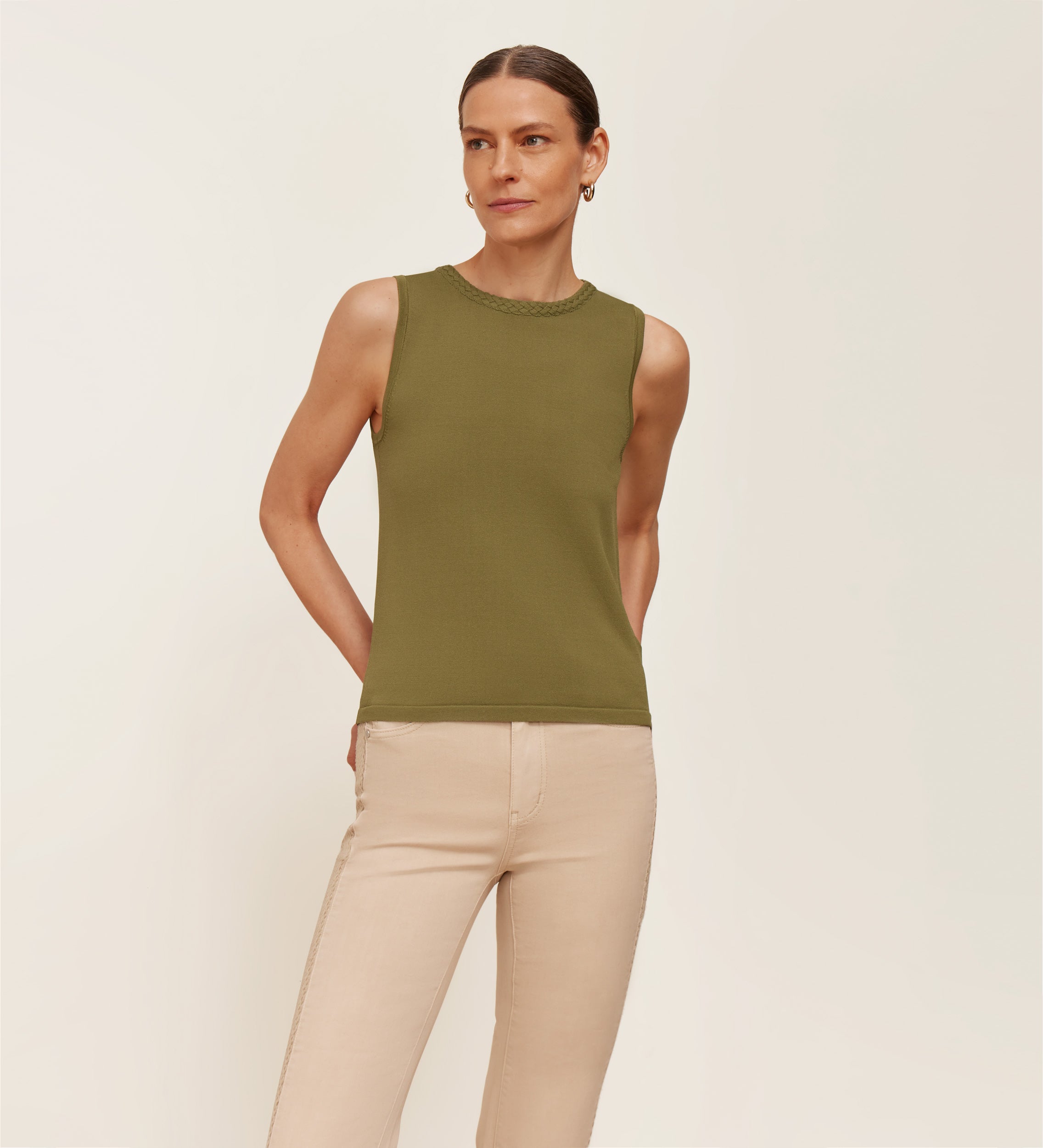 Tricot top with armholes