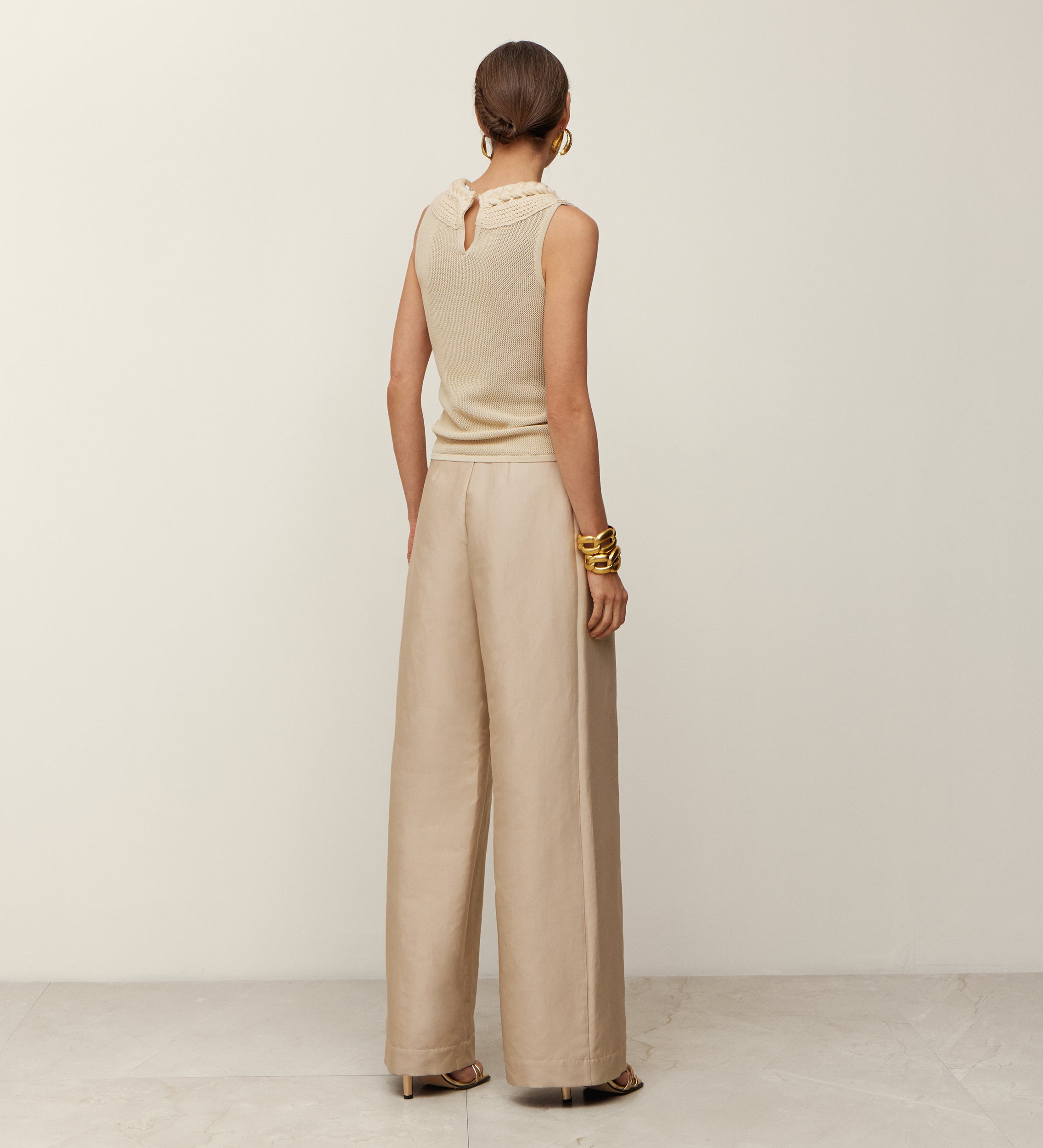 Top tricot escote trenza