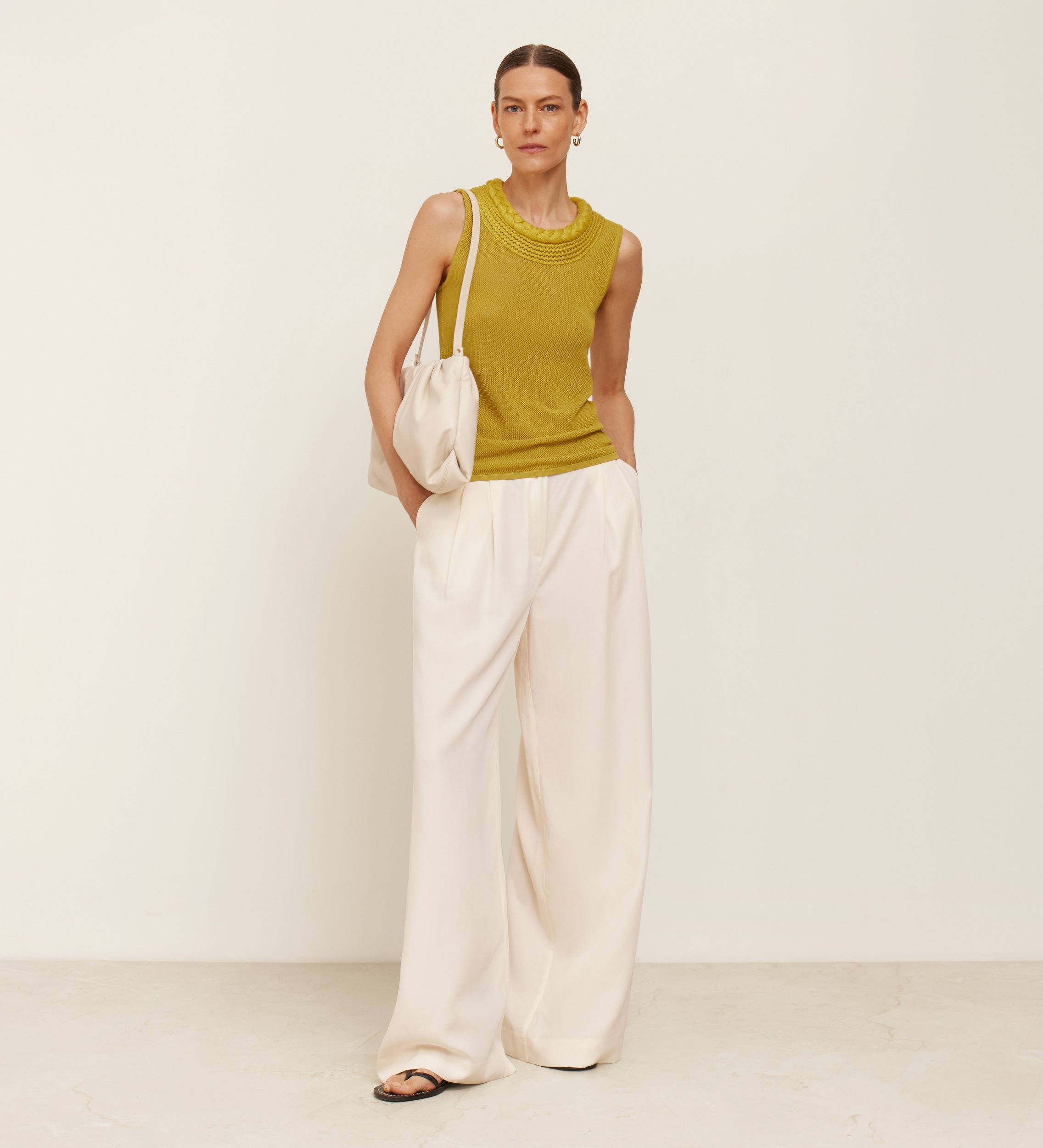 Top tricot escote trenza