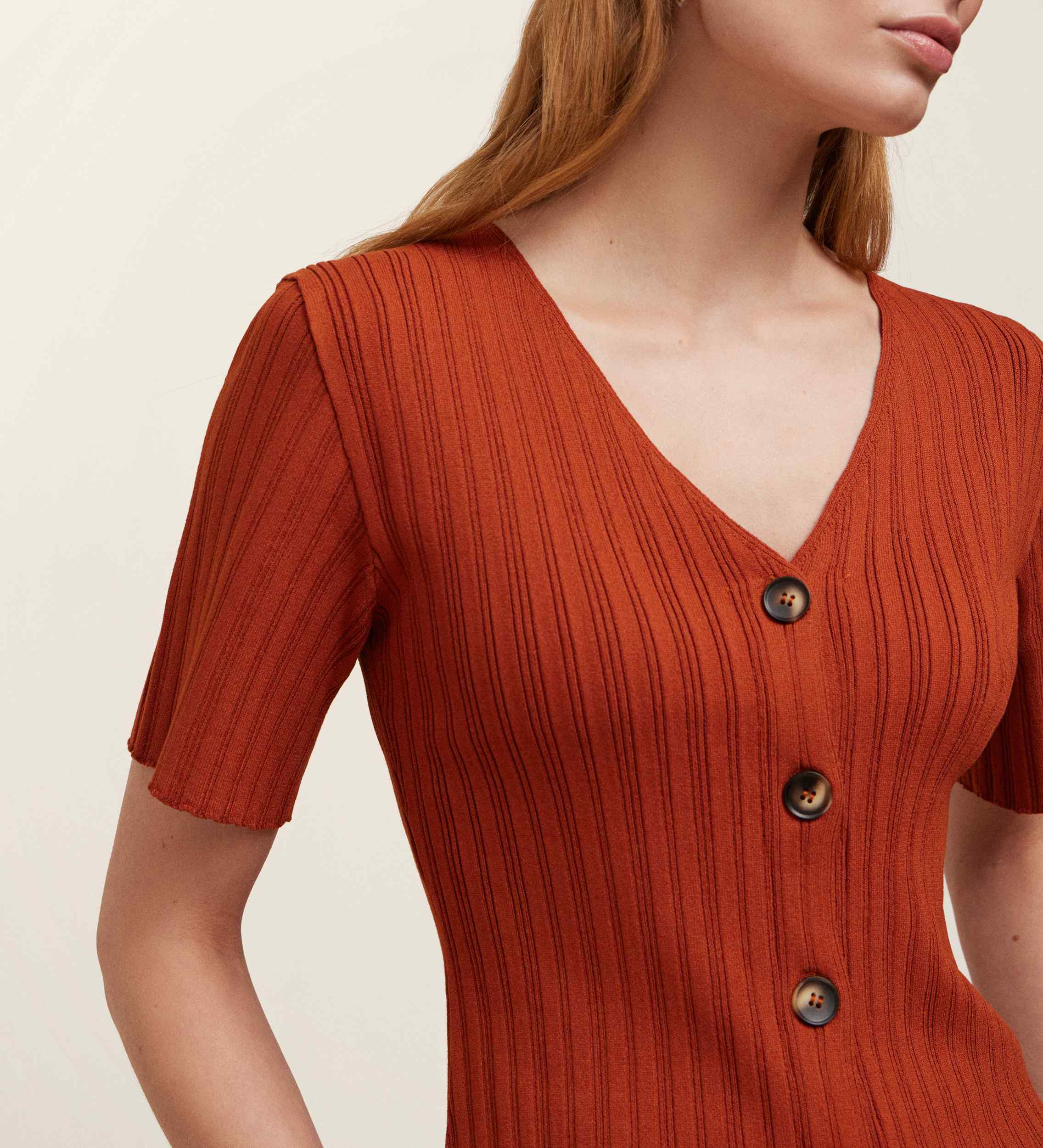 Top tricot escote V