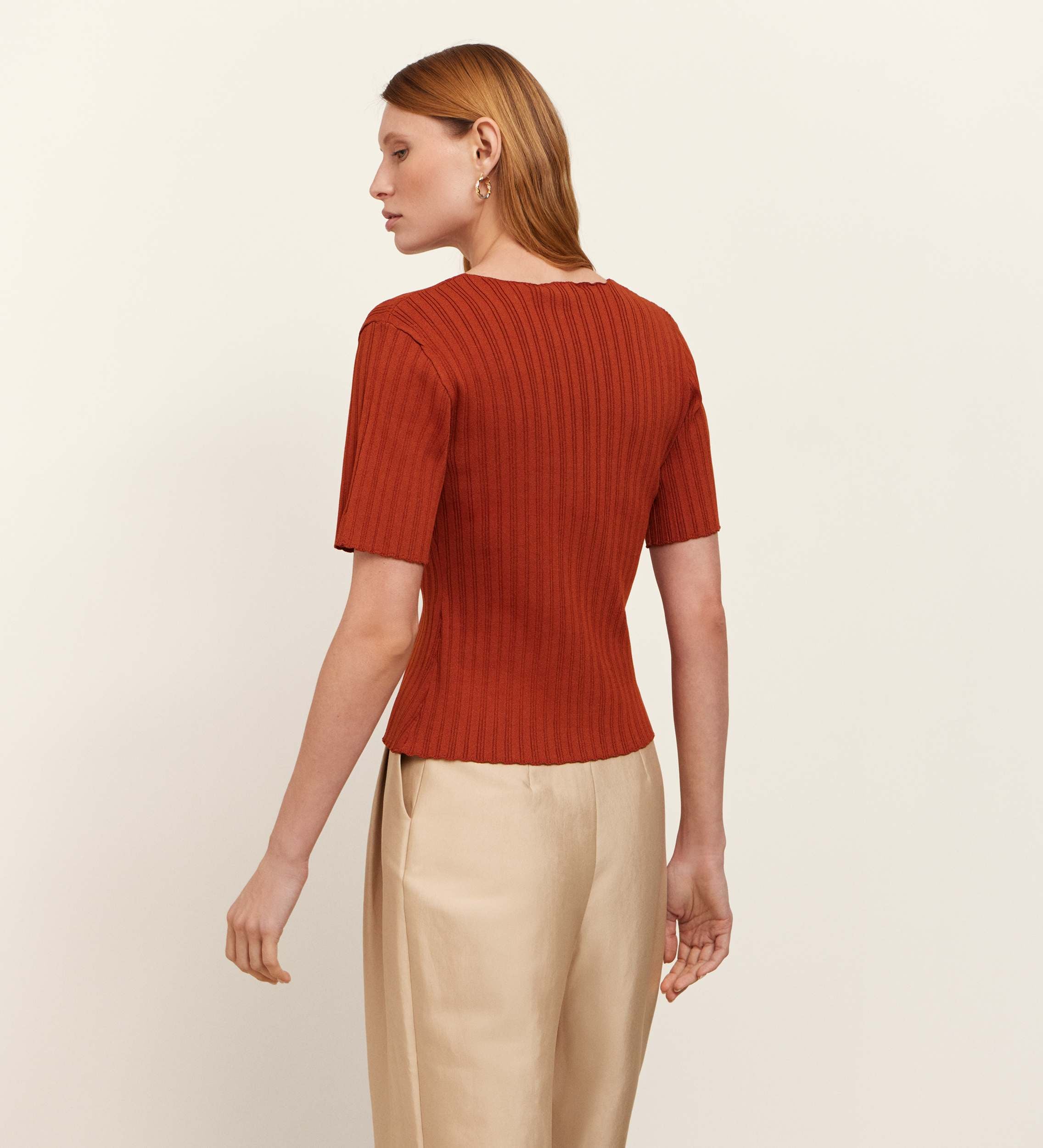 Top tricot escote V