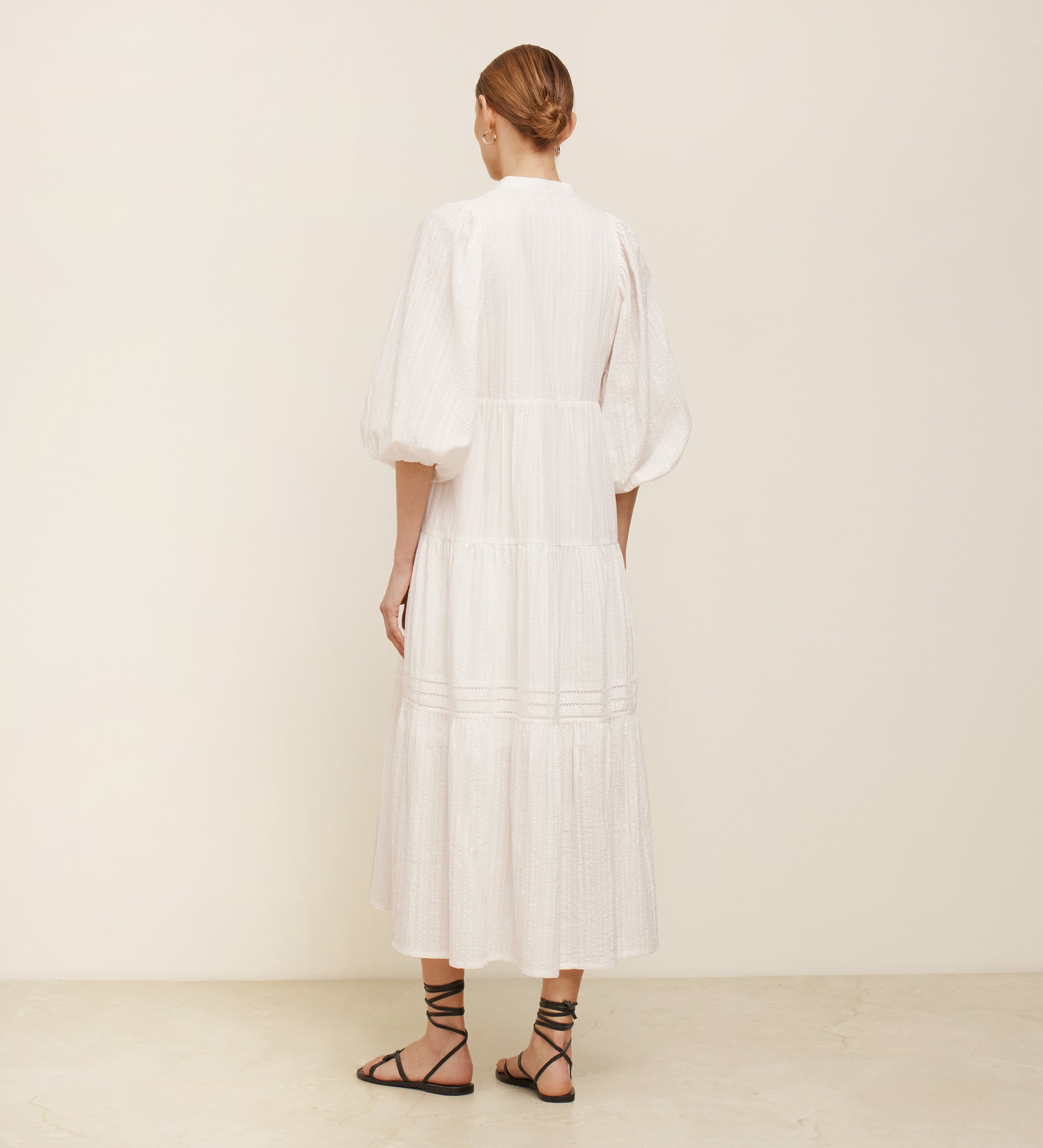 Robe à manches bouffantes