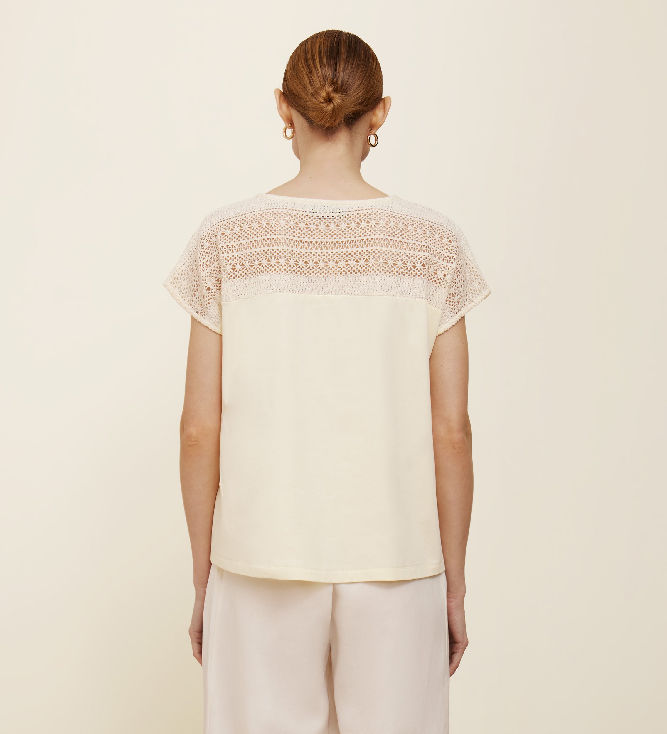 Two-material crochet t-shirt