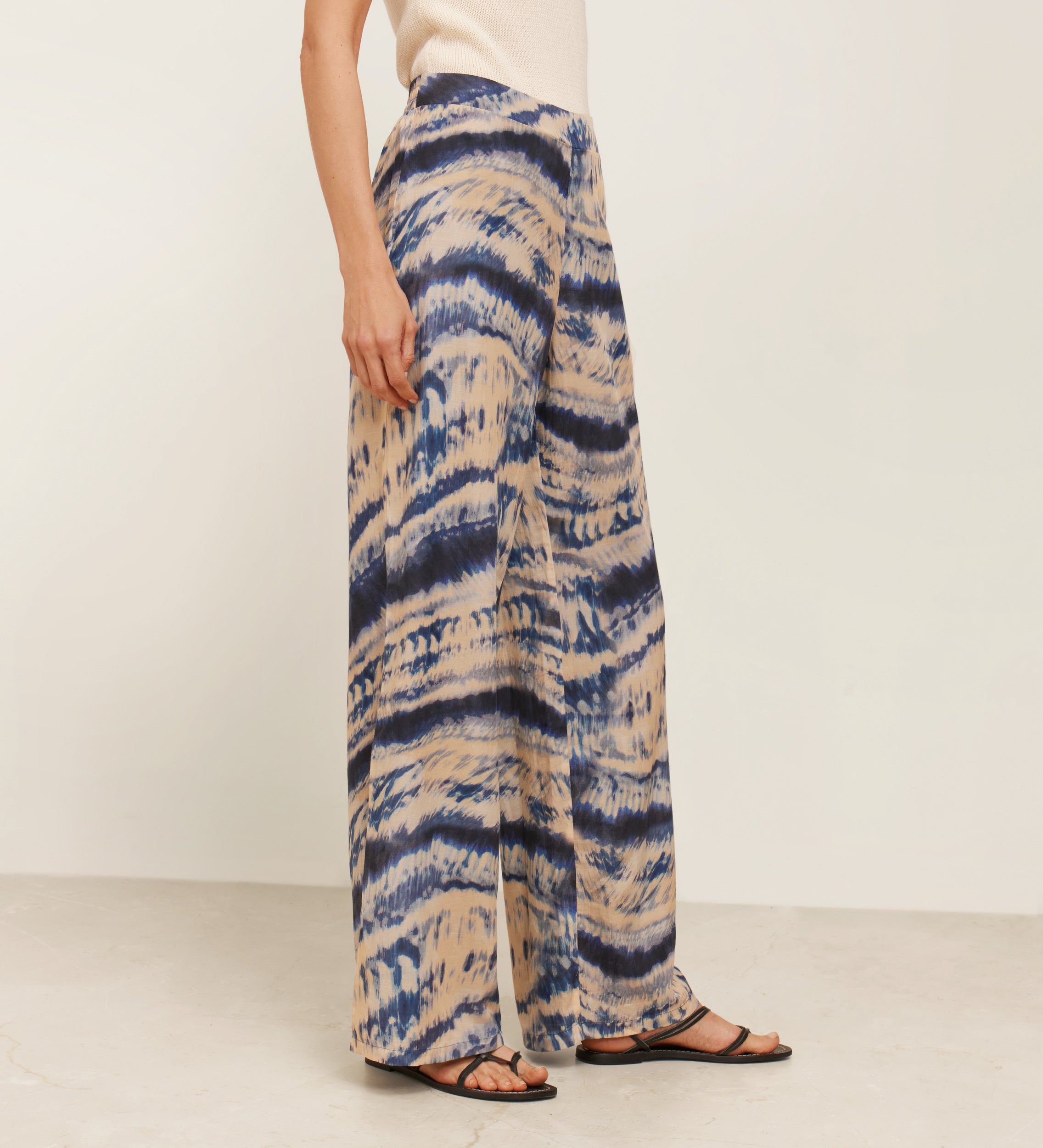 Flowy printed trousers