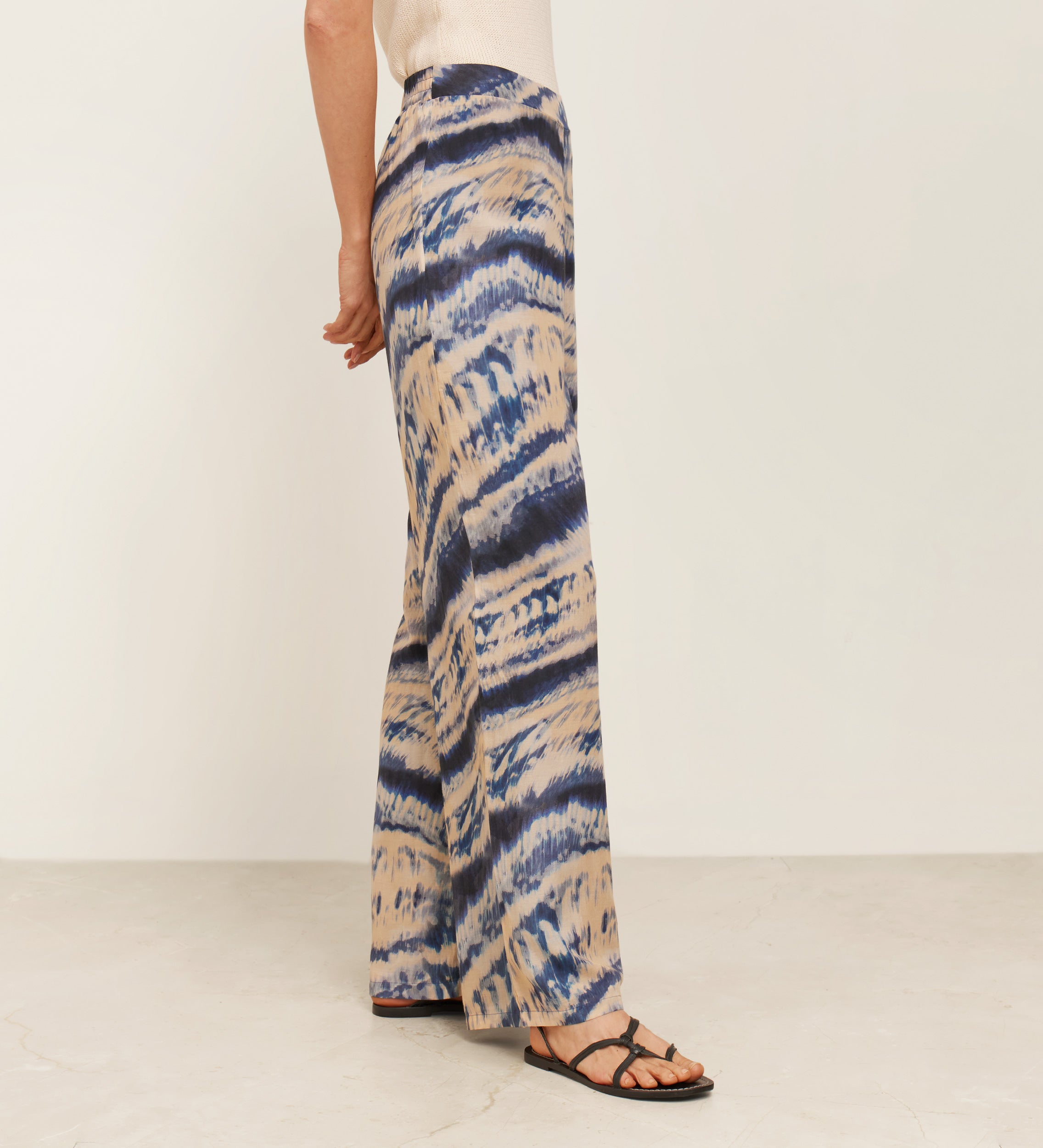 Flowy printed trousers