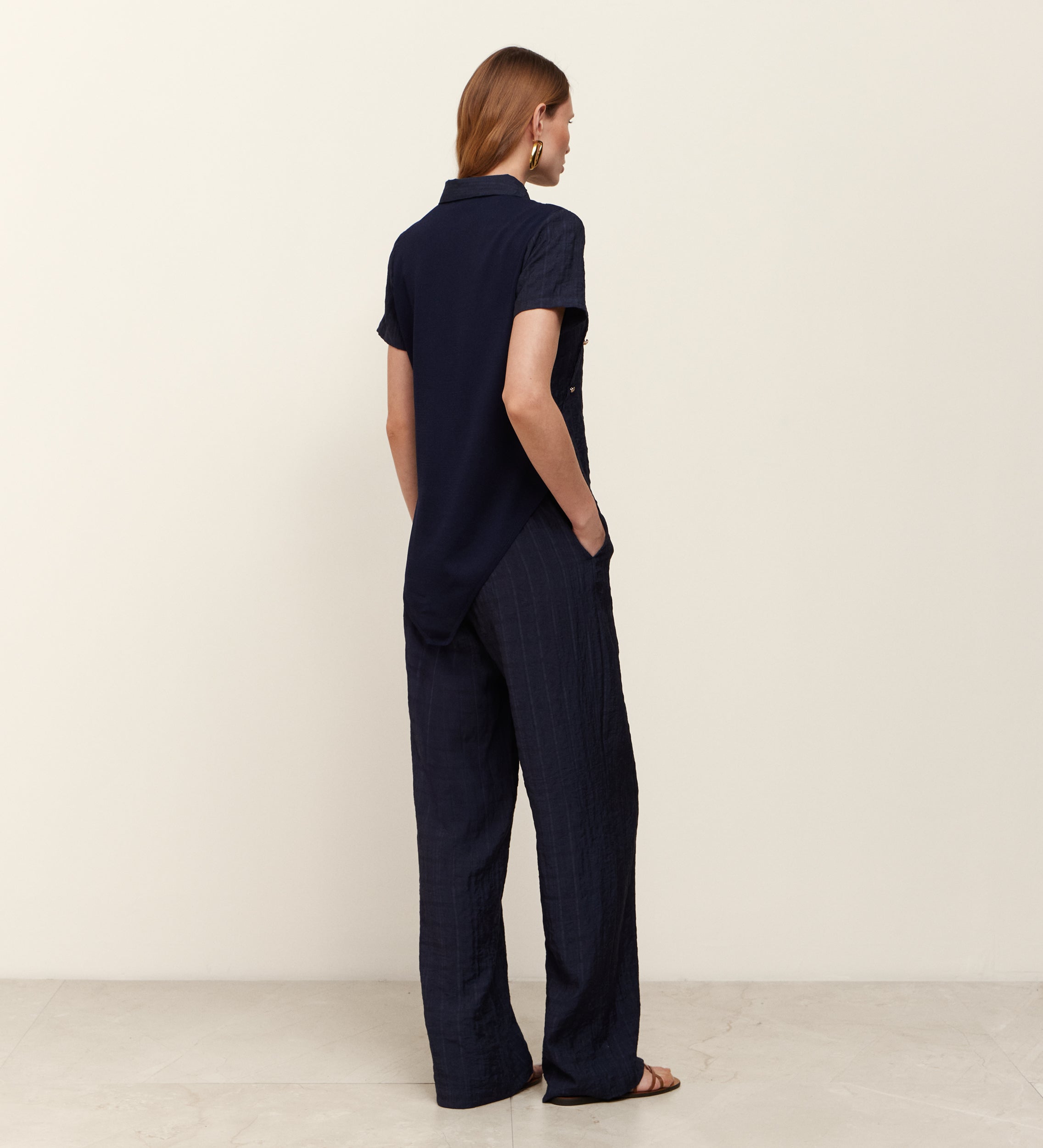 Top asymétrique en tricot bi-matière