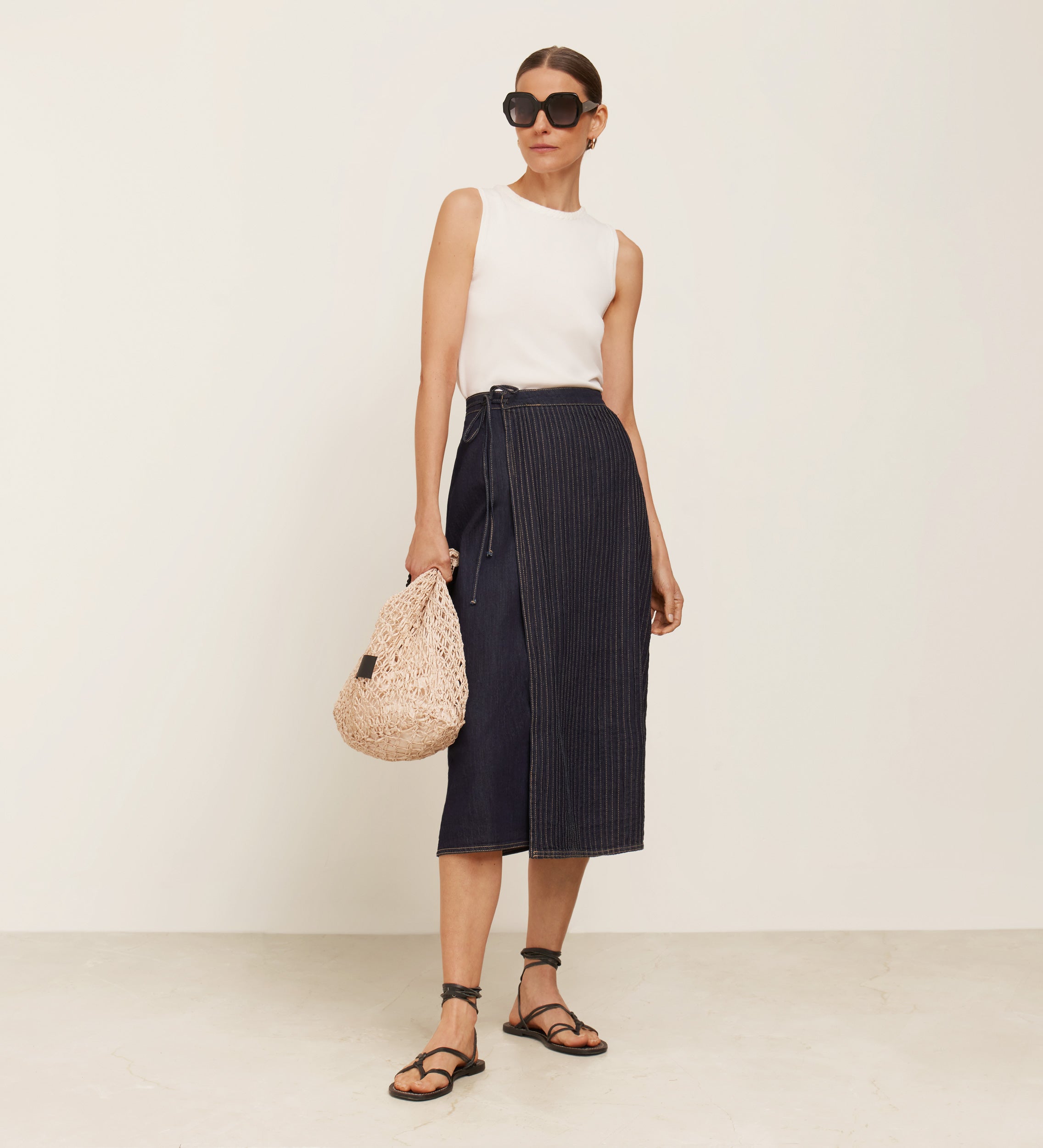 Drawstring skirt with contrast stitching