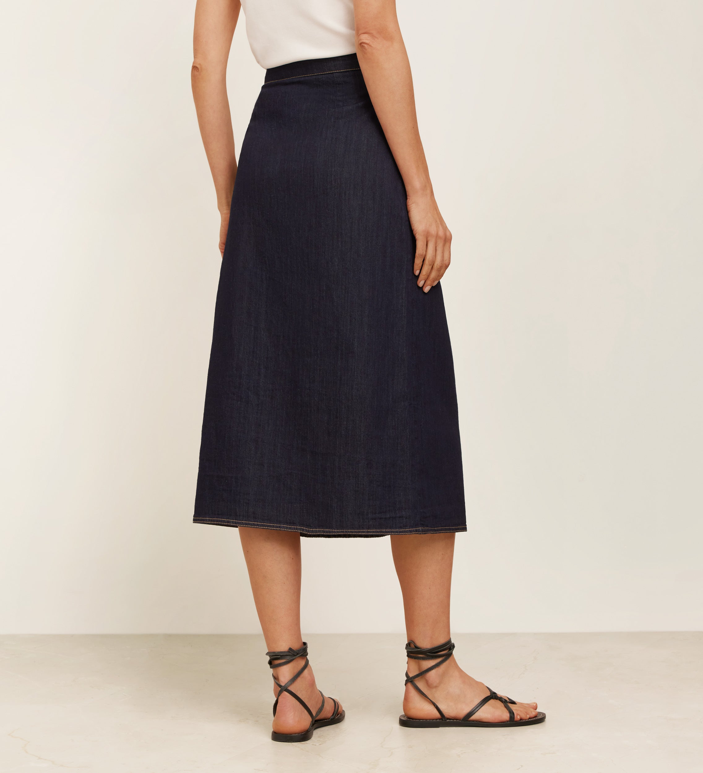 Drawstring skirt with contrast stitching