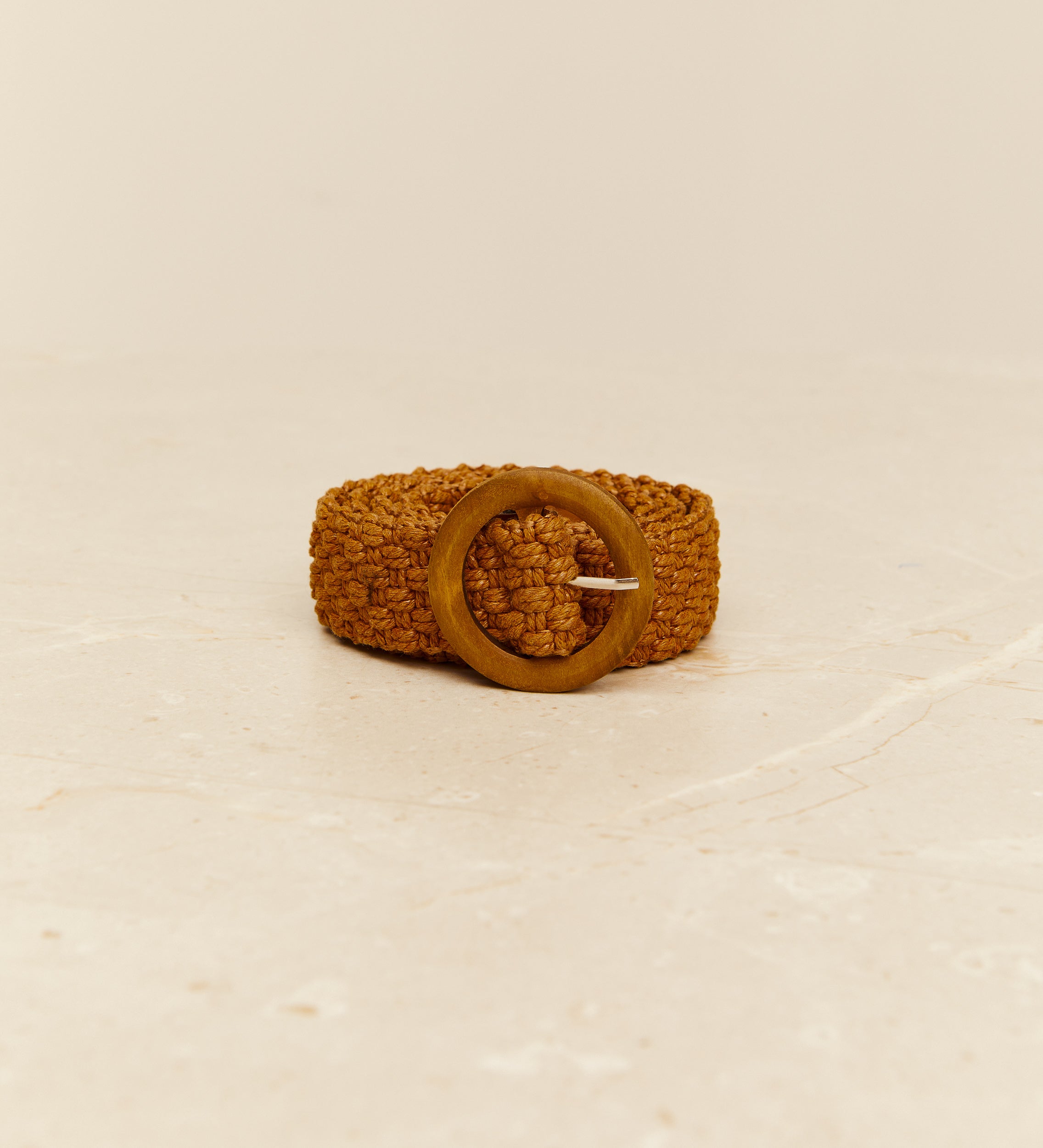 Ceinture en corde entrelacée avec boucle en bois