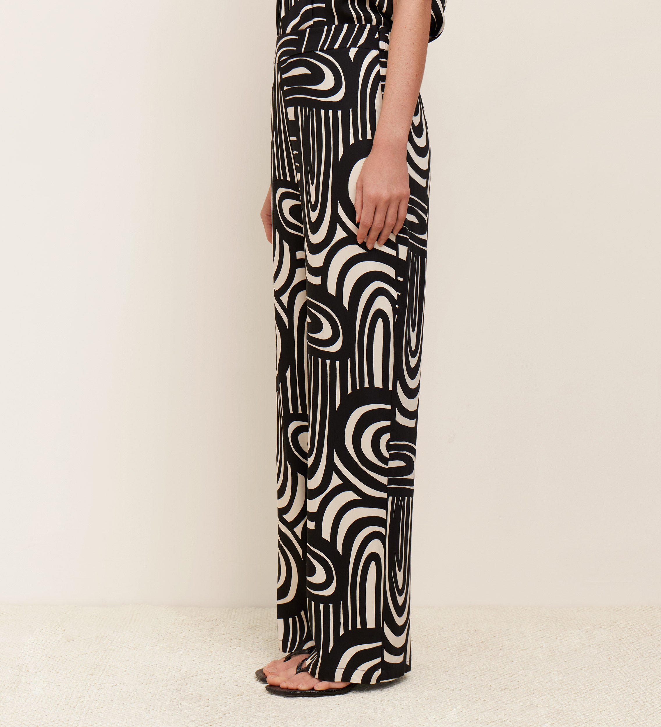 Pantalón fluído estampado