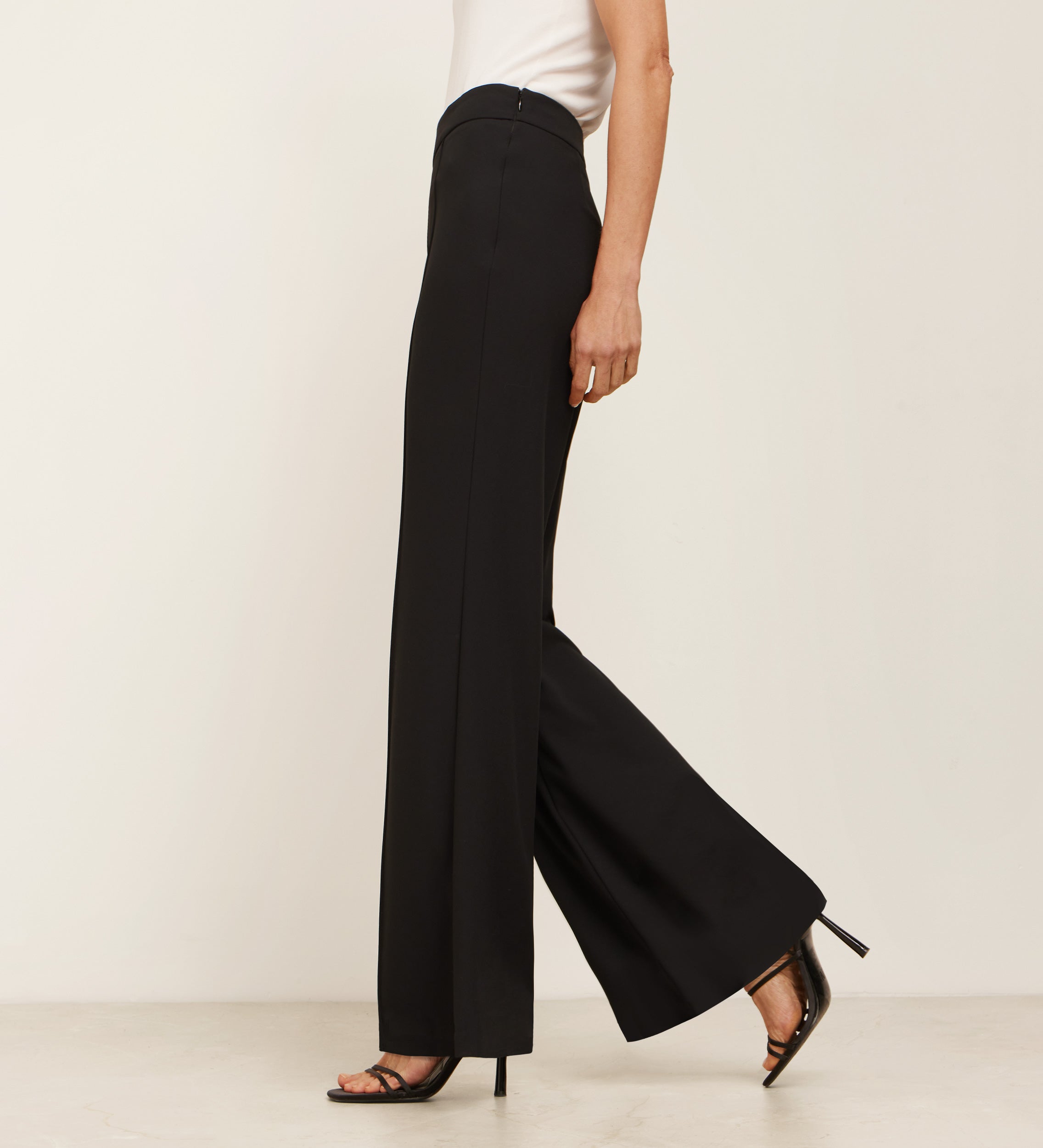 Pantalón crepé acampanado