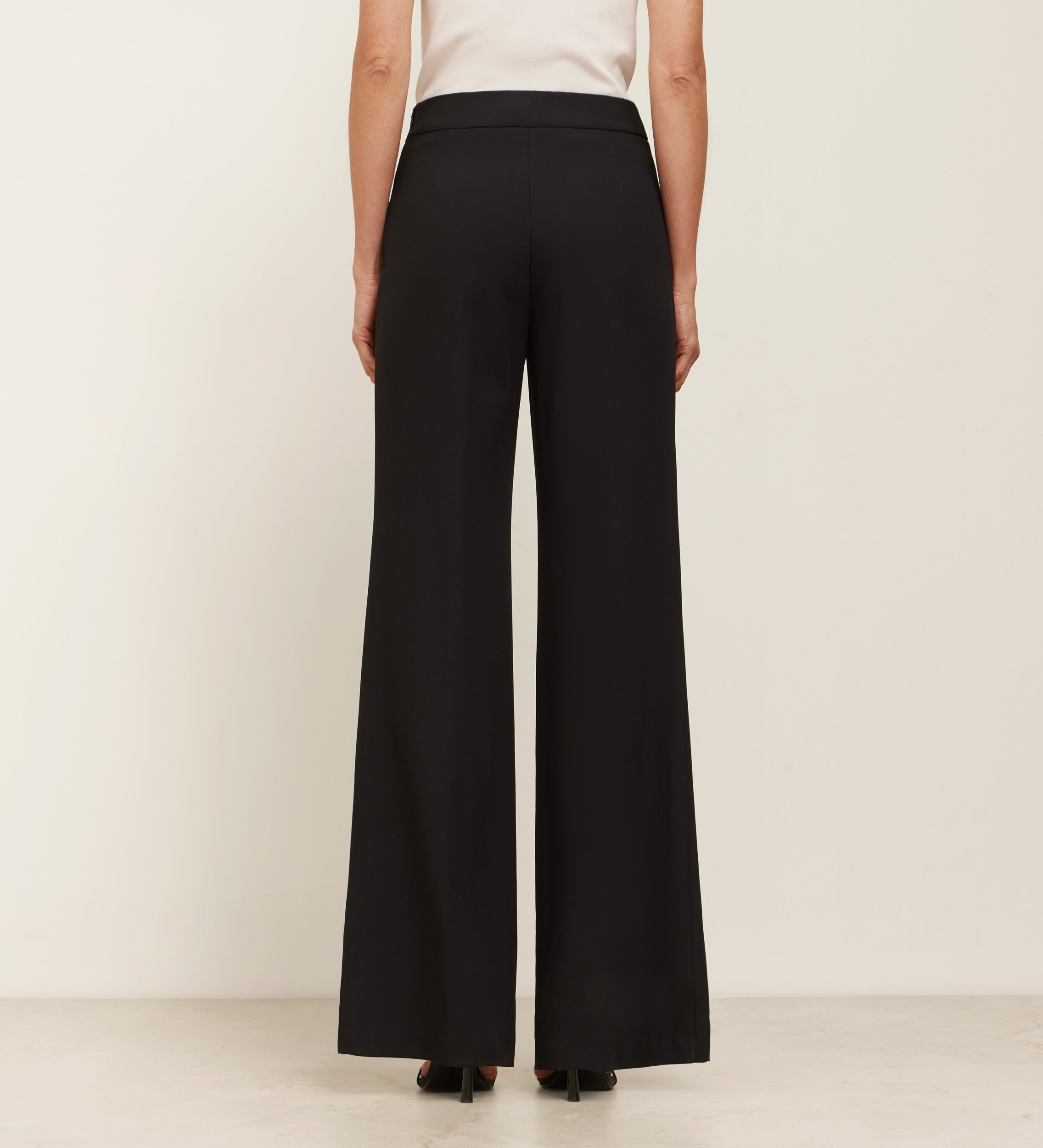 Pantalón crepé acampanado